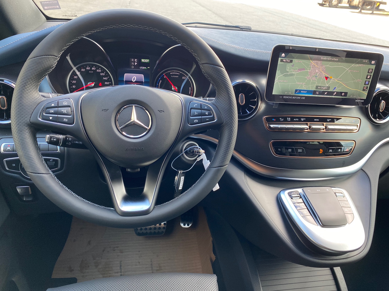 Mercedes-Benz EQV 300 AVANTG NP 100TEUR