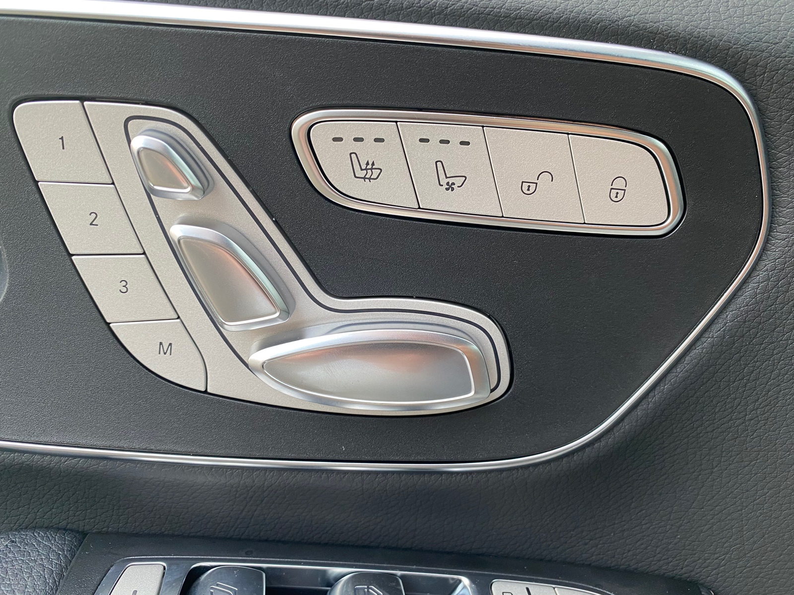 Mercedes-Benz EQV 300 AVANTG L NP 108TEUR