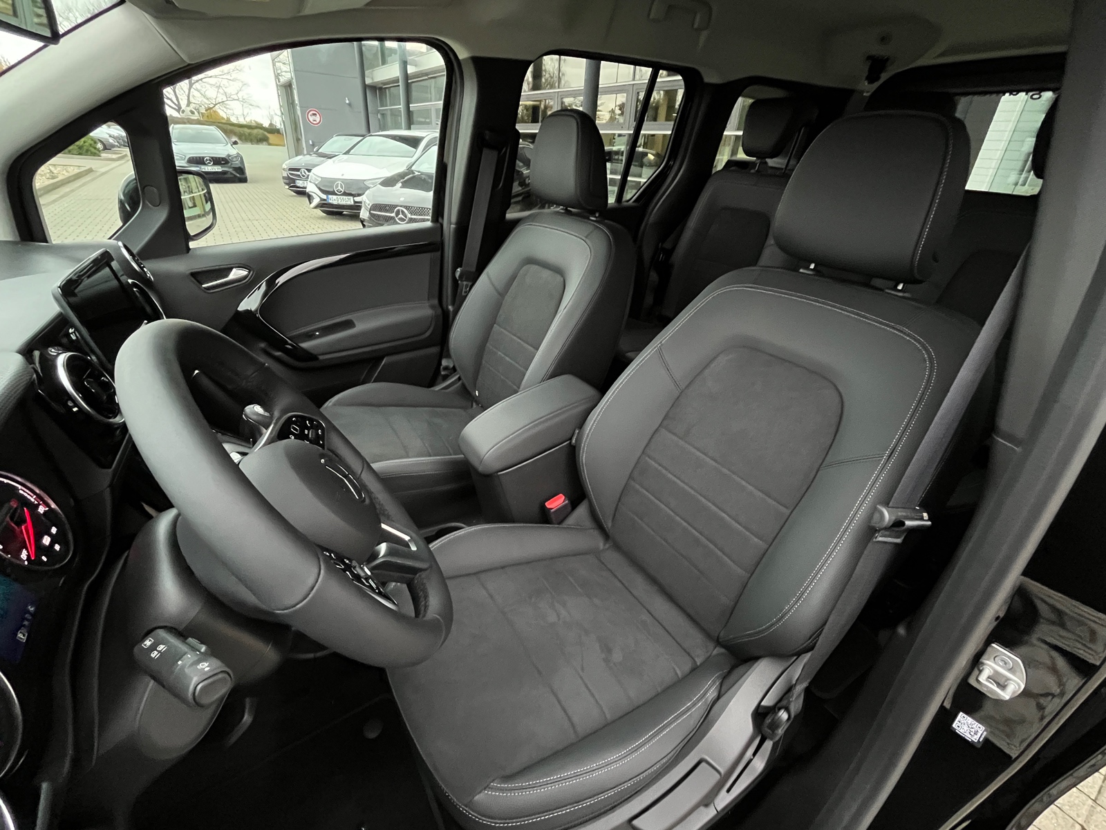 Mercedes-Benz EQT 200