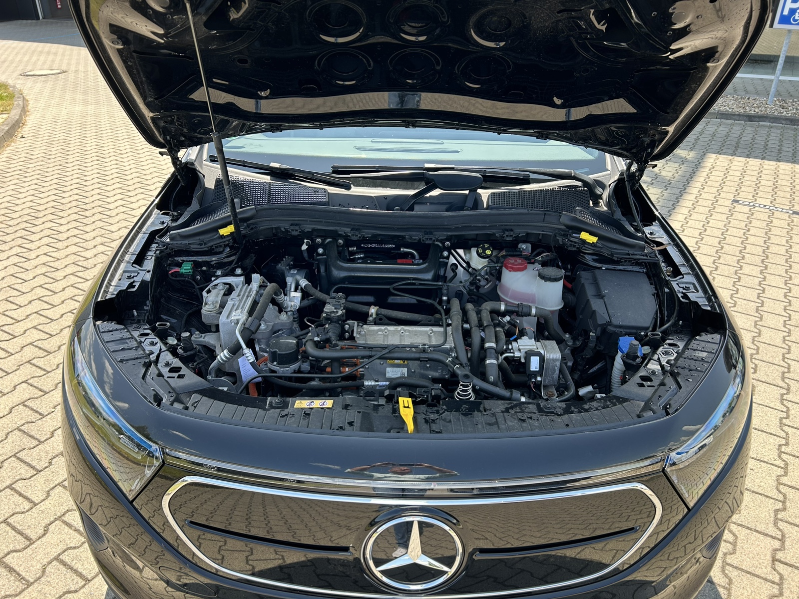 Mercedes-Benz EQA 250 