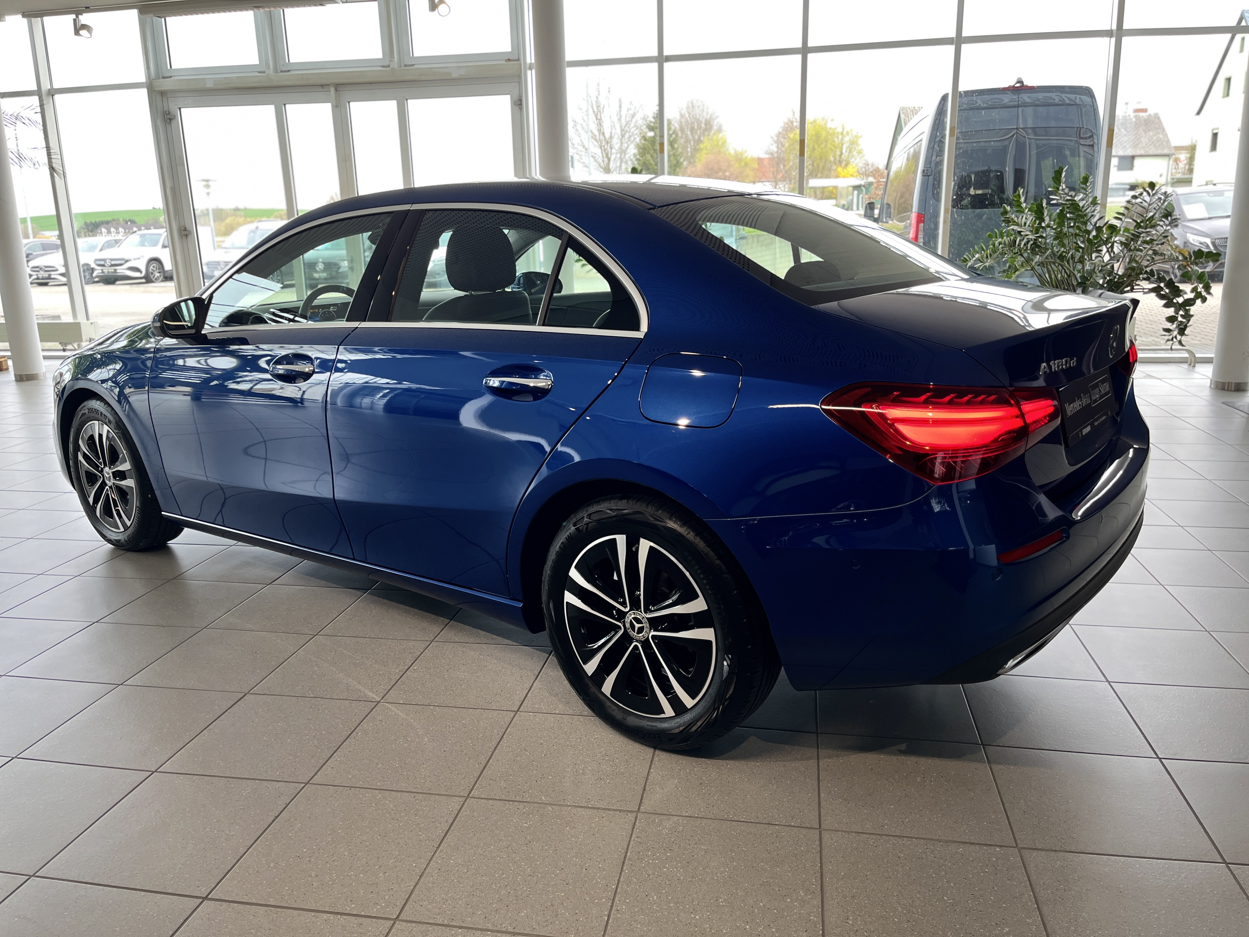 Mercedes-Benz A 180 d Limo