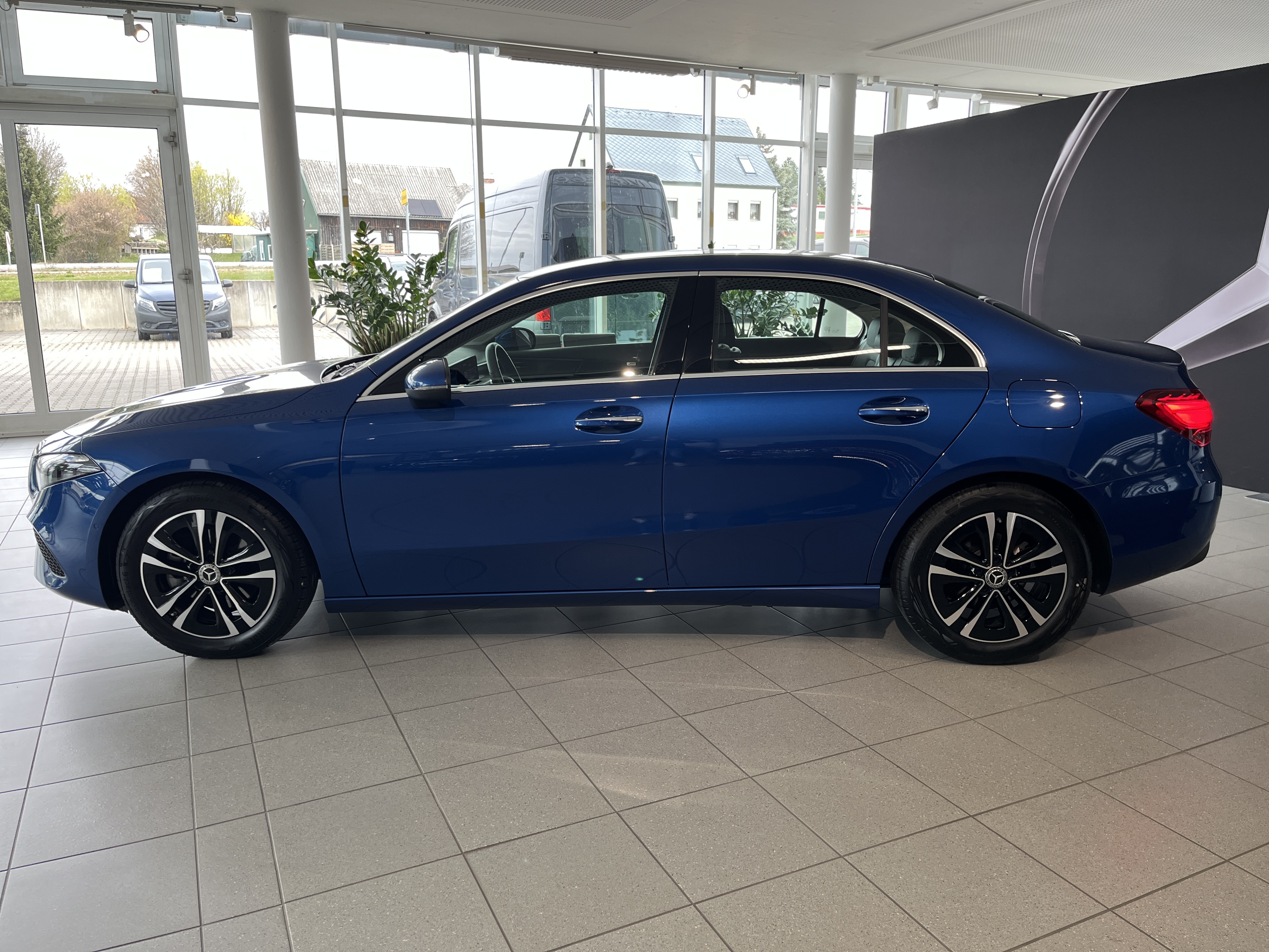 Mercedes-Benz A 180 d Limo