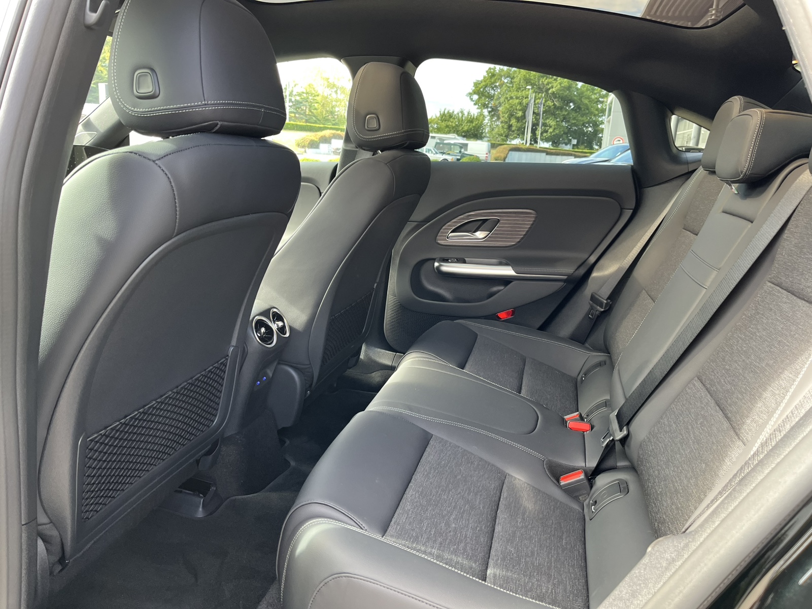 Mercedes-Benz CLA 250 +