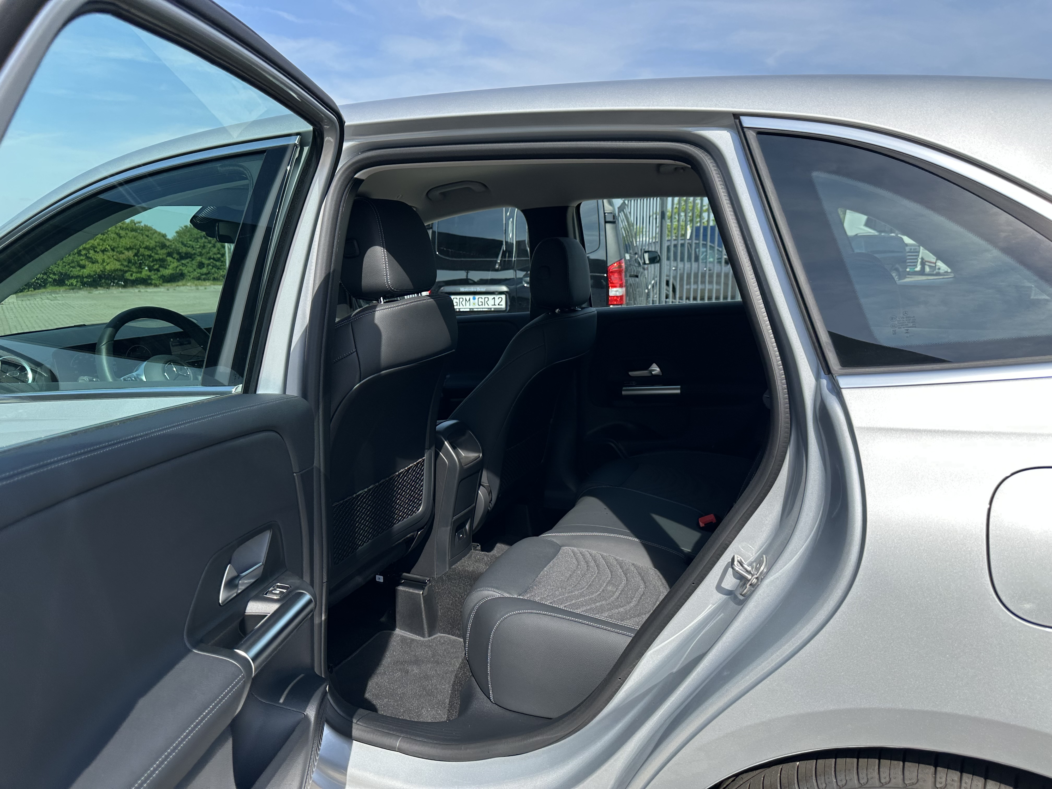 Mercedes-Benz B 180 d