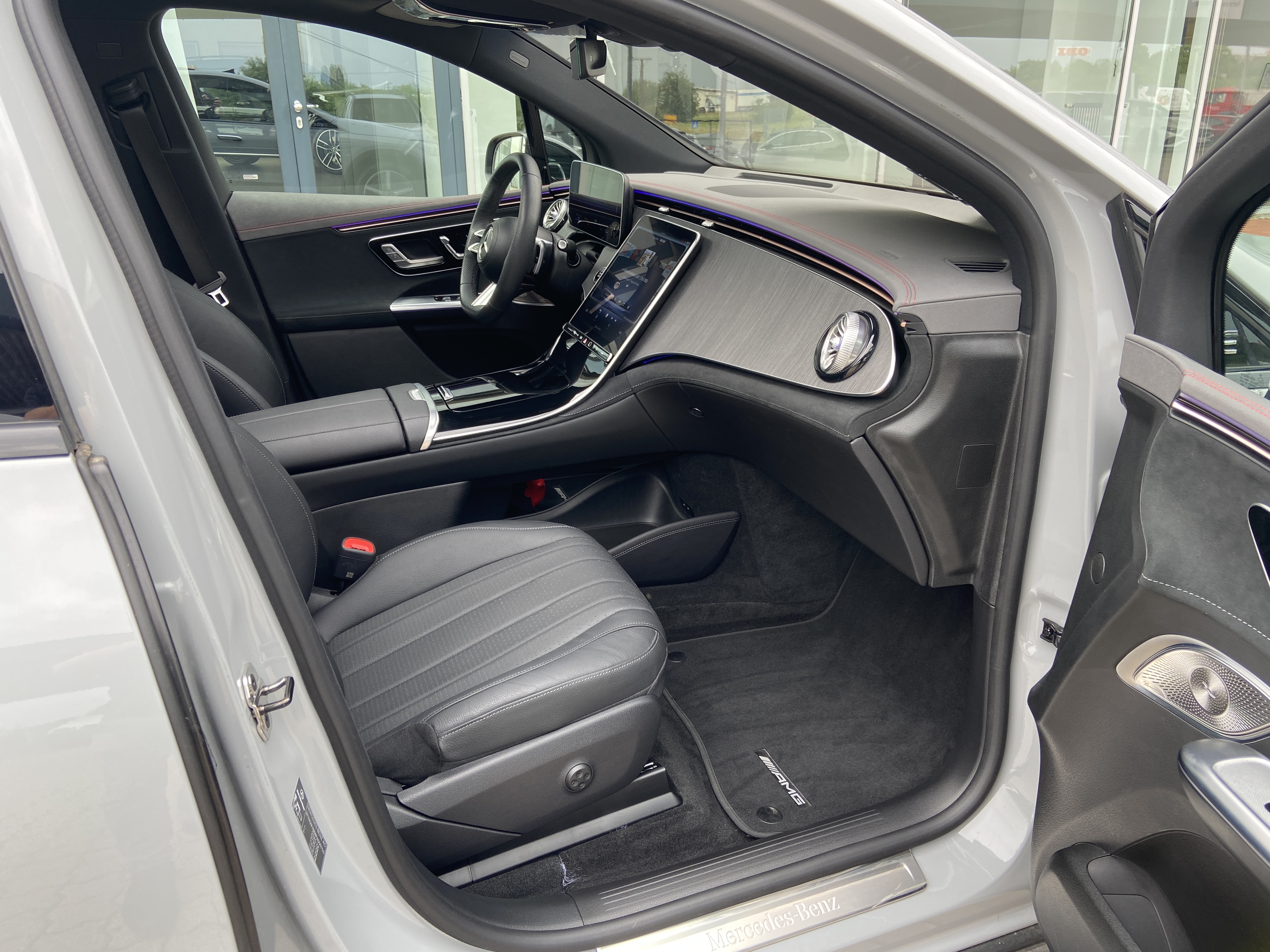 Mercedes-Benz EQE 300 SUV