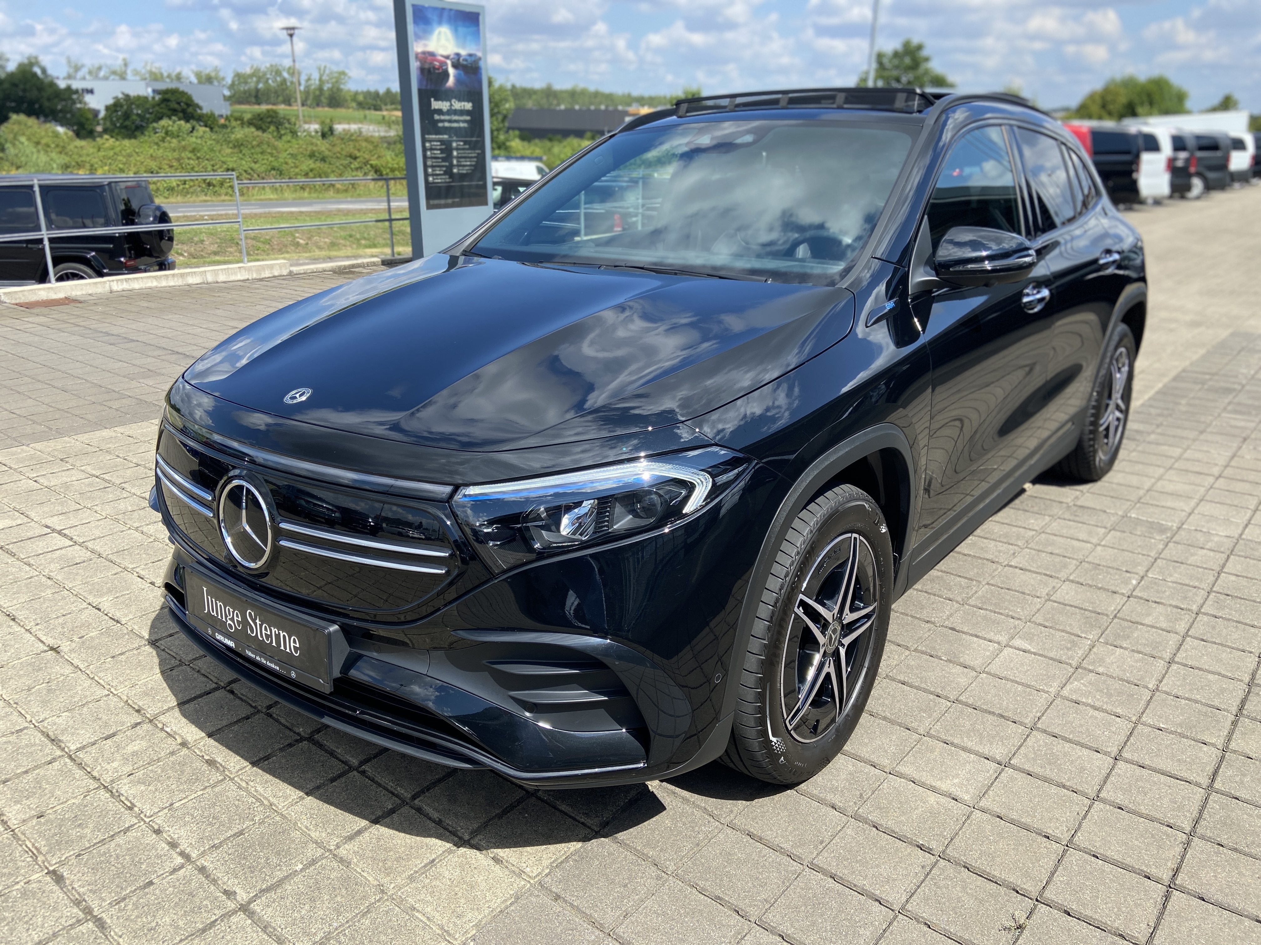 Mercedes-Benz EQA 300 4M