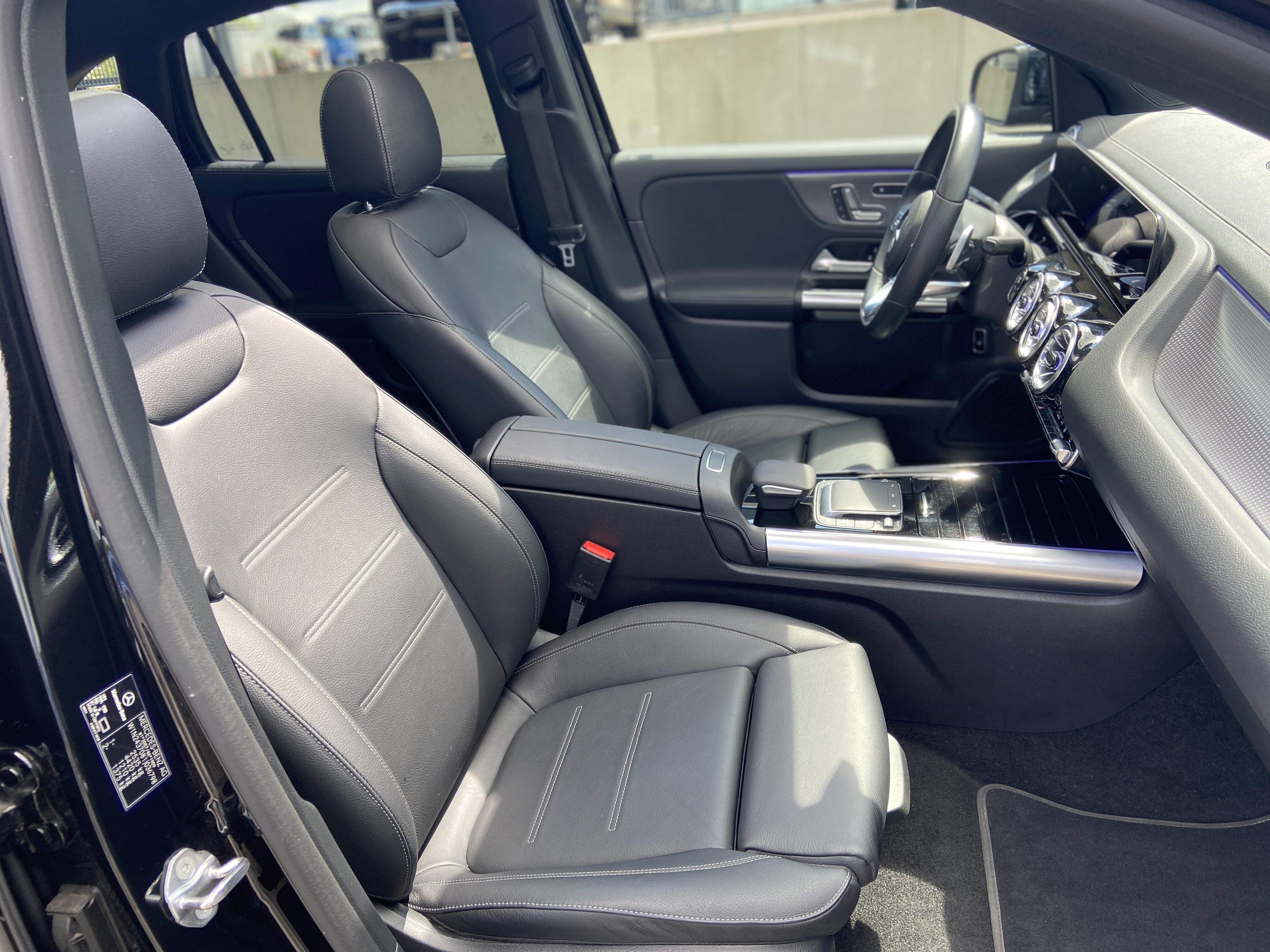 Mercedes-Benz EQA 300 4M