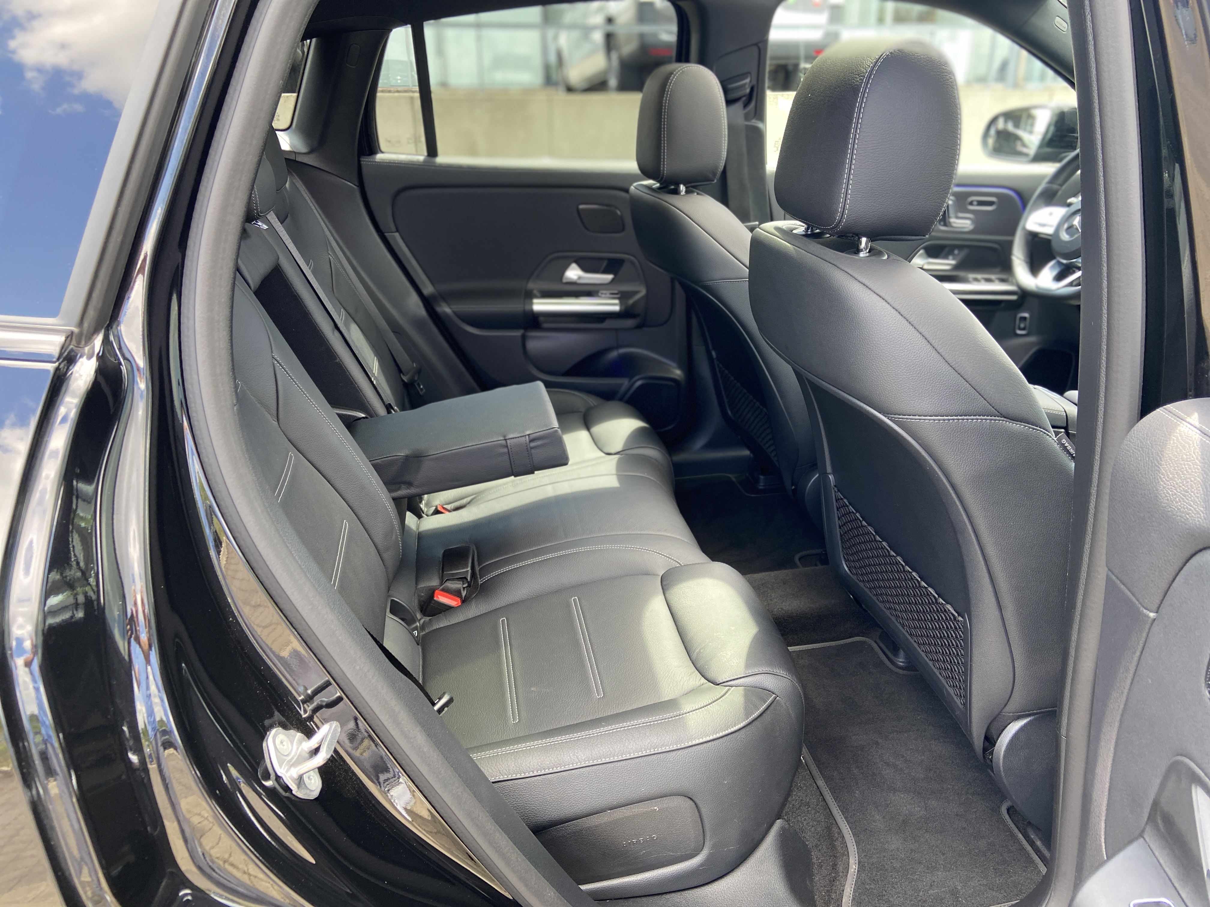 Mercedes-Benz EQA 300 4M