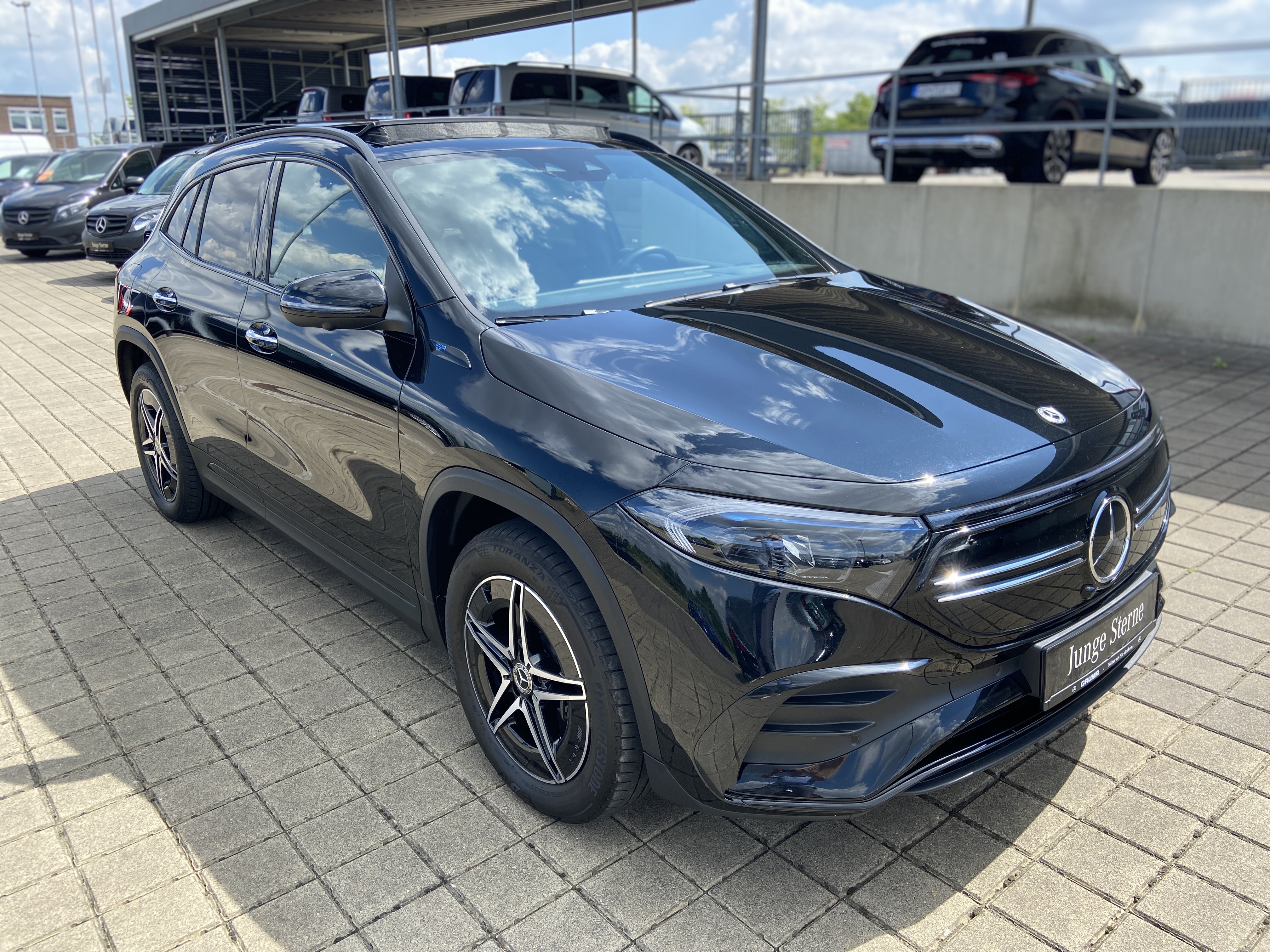 Mercedes-Benz EQA 300 4M