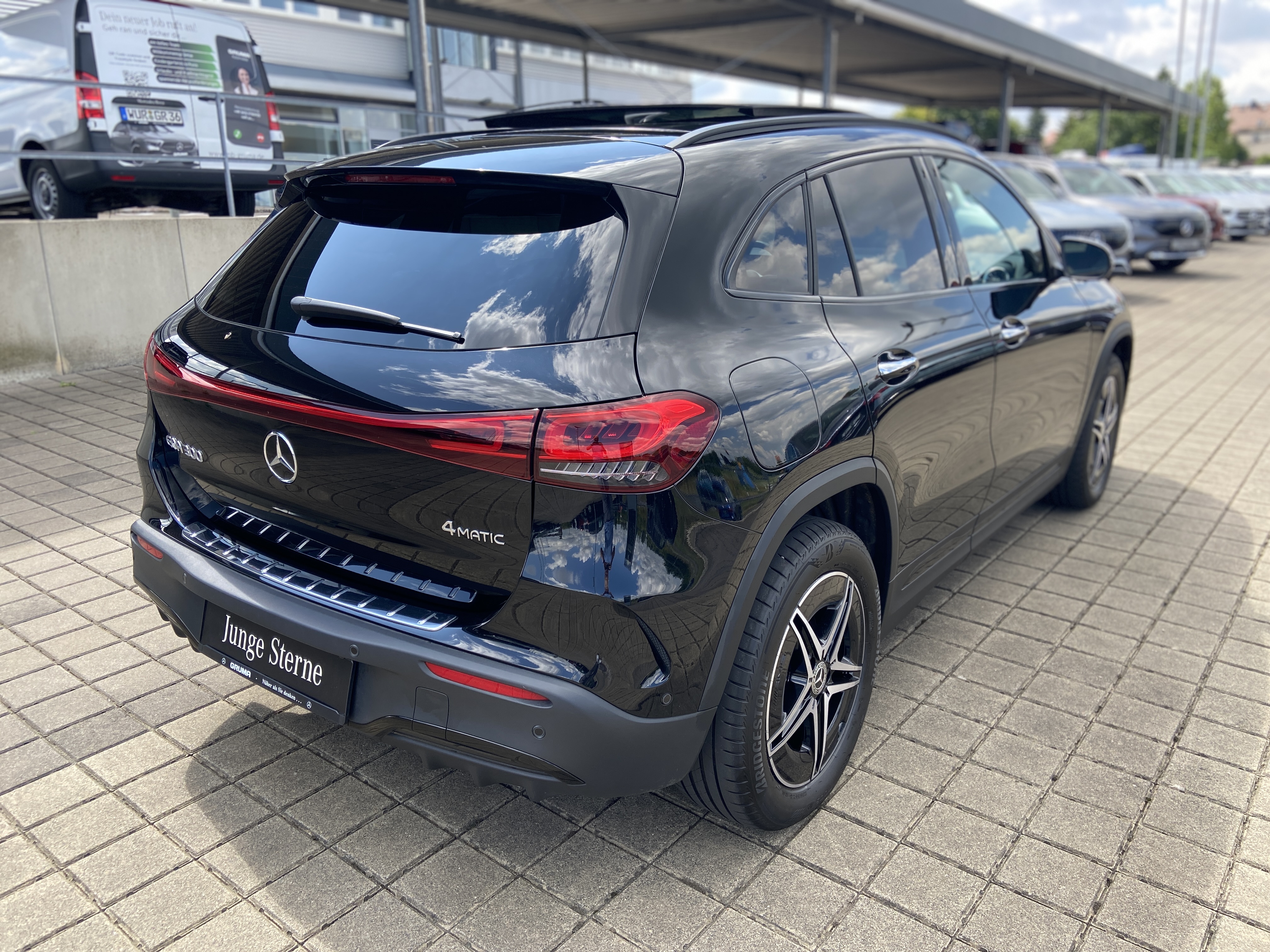 Mercedes-Benz EQA 300 4M