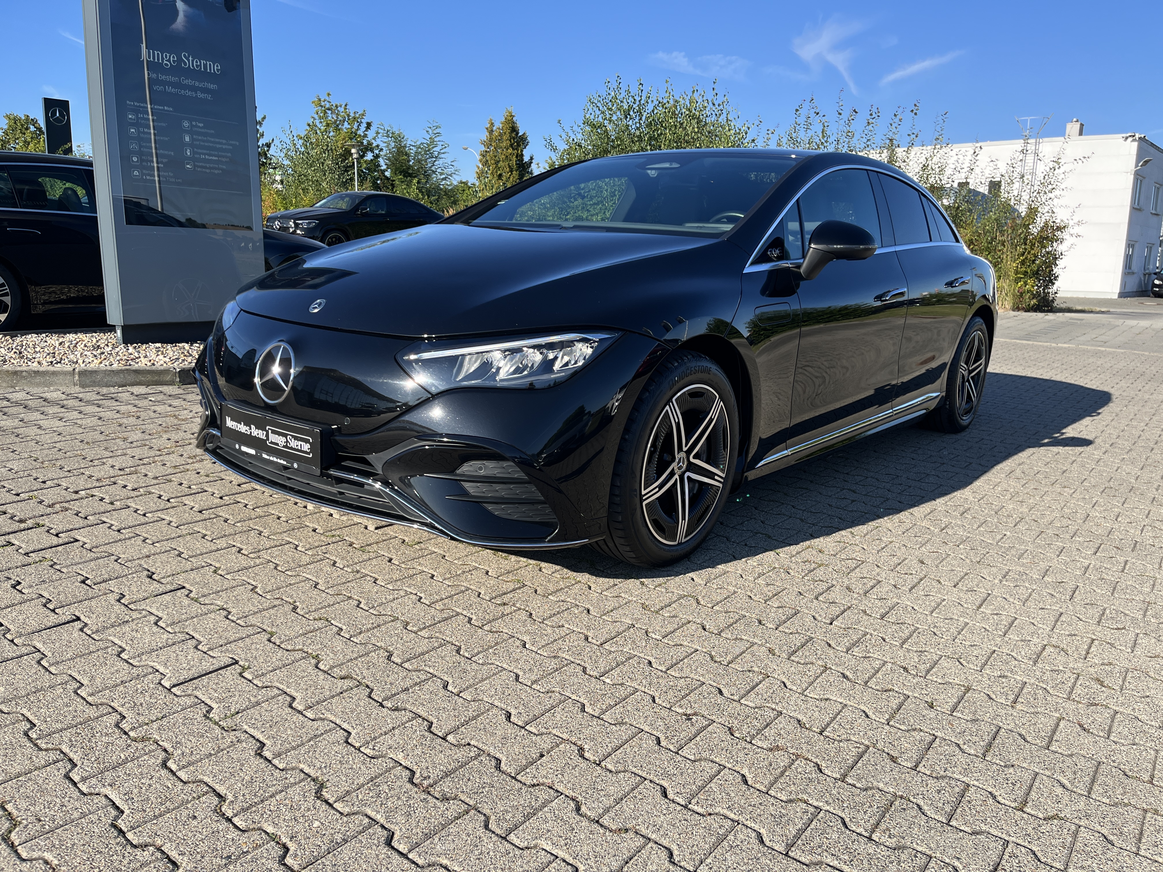 Mercedes-Benz EQE 300 