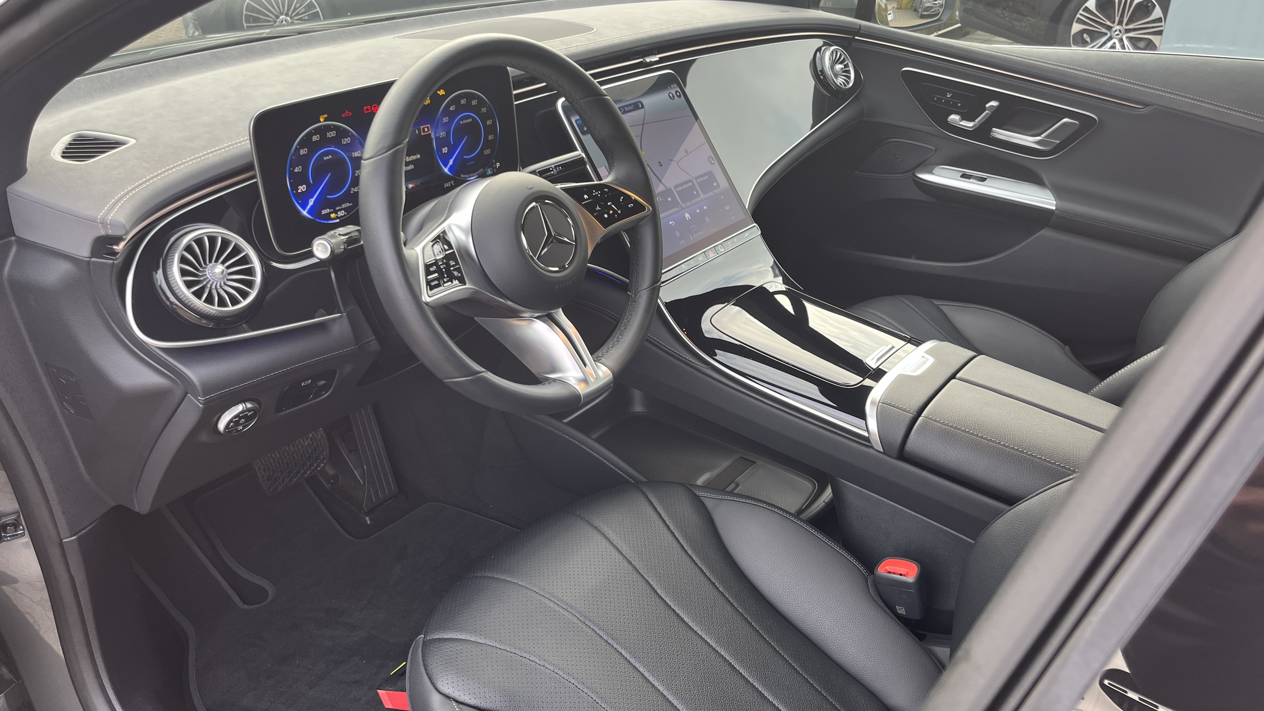 Mercedes-Benz EQE 350 