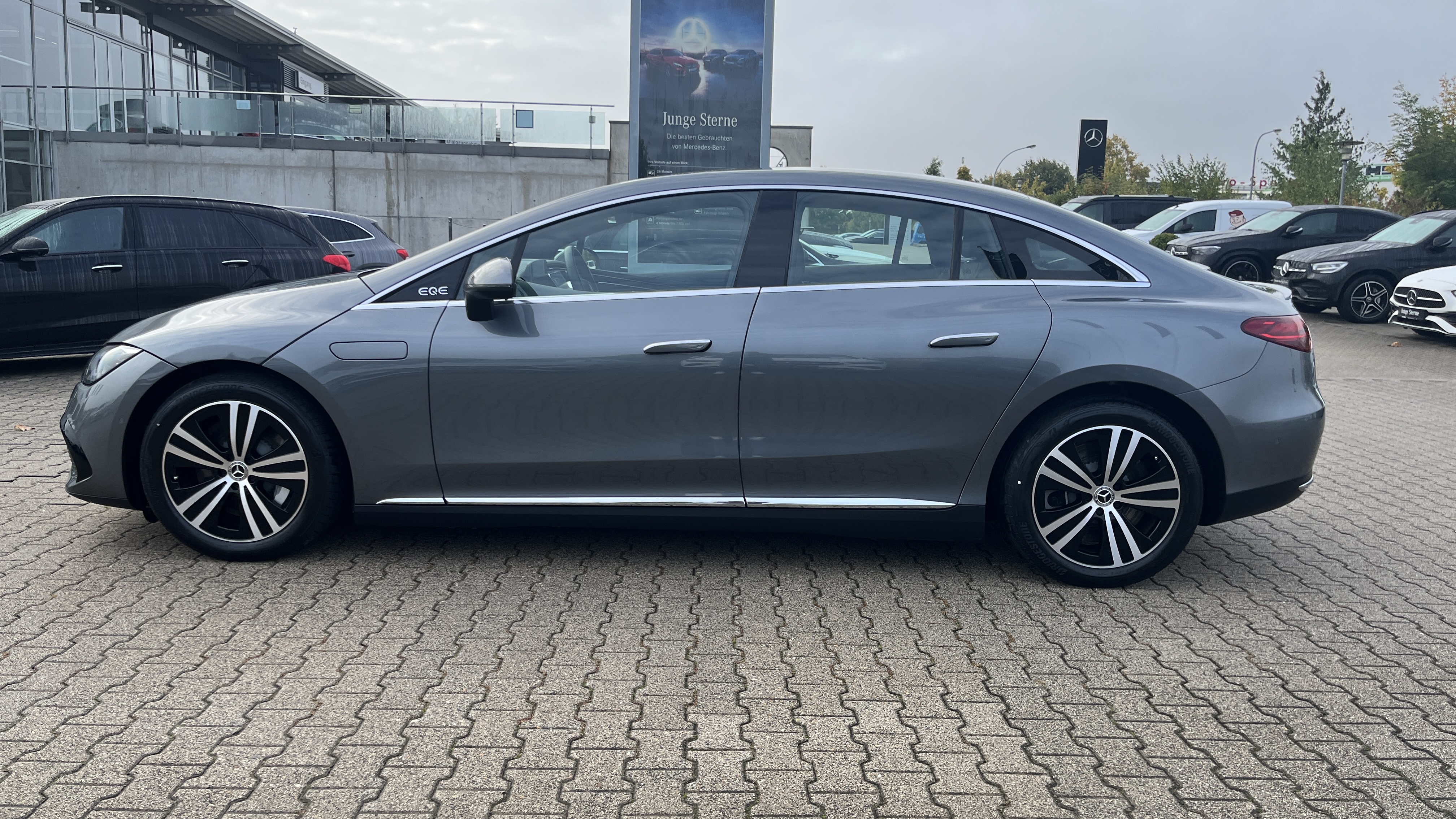 Mercedes-Benz EQE 350 