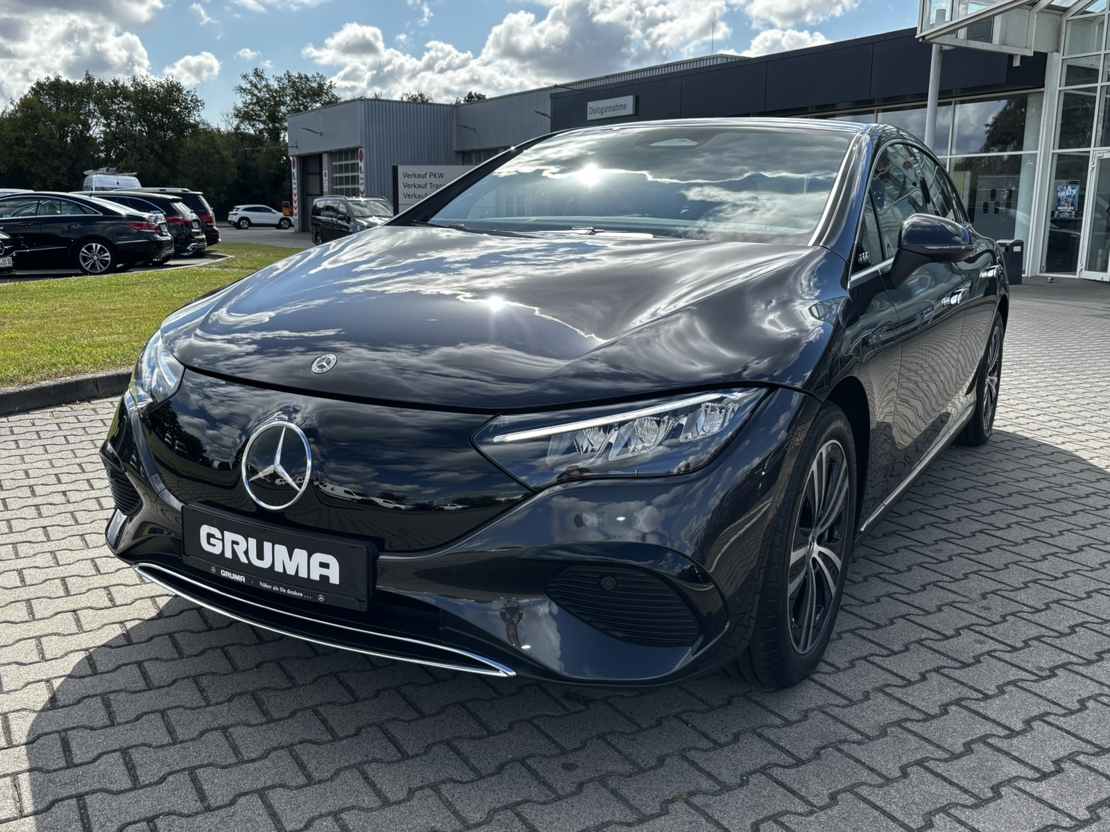 Mercedes-Benz EQE 300 