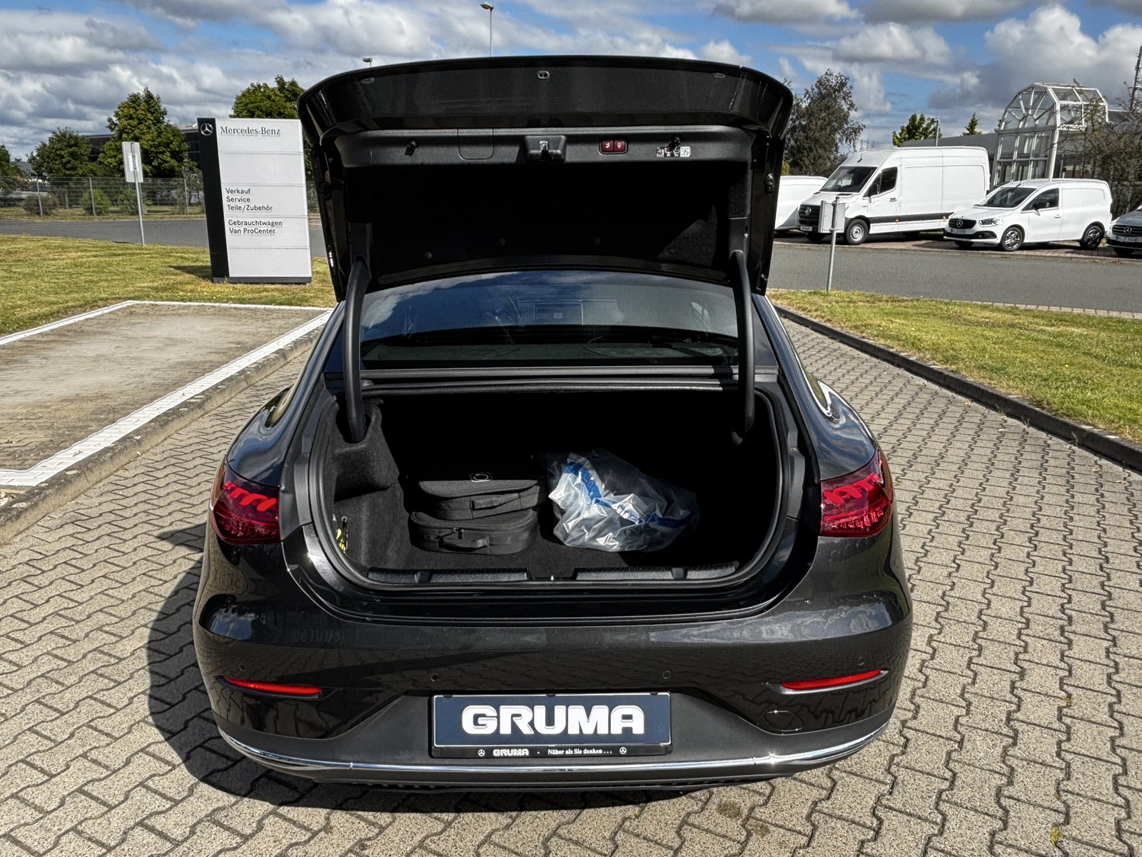 Mercedes-Benz EQE 300 