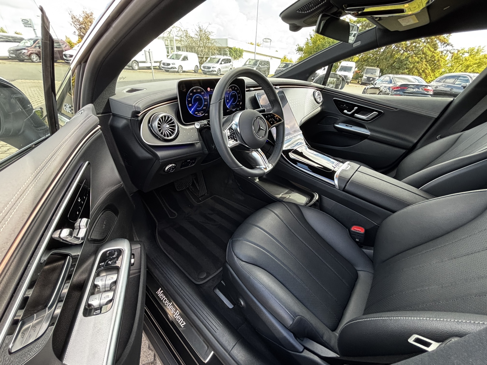 Mercedes-Benz EQE 300 