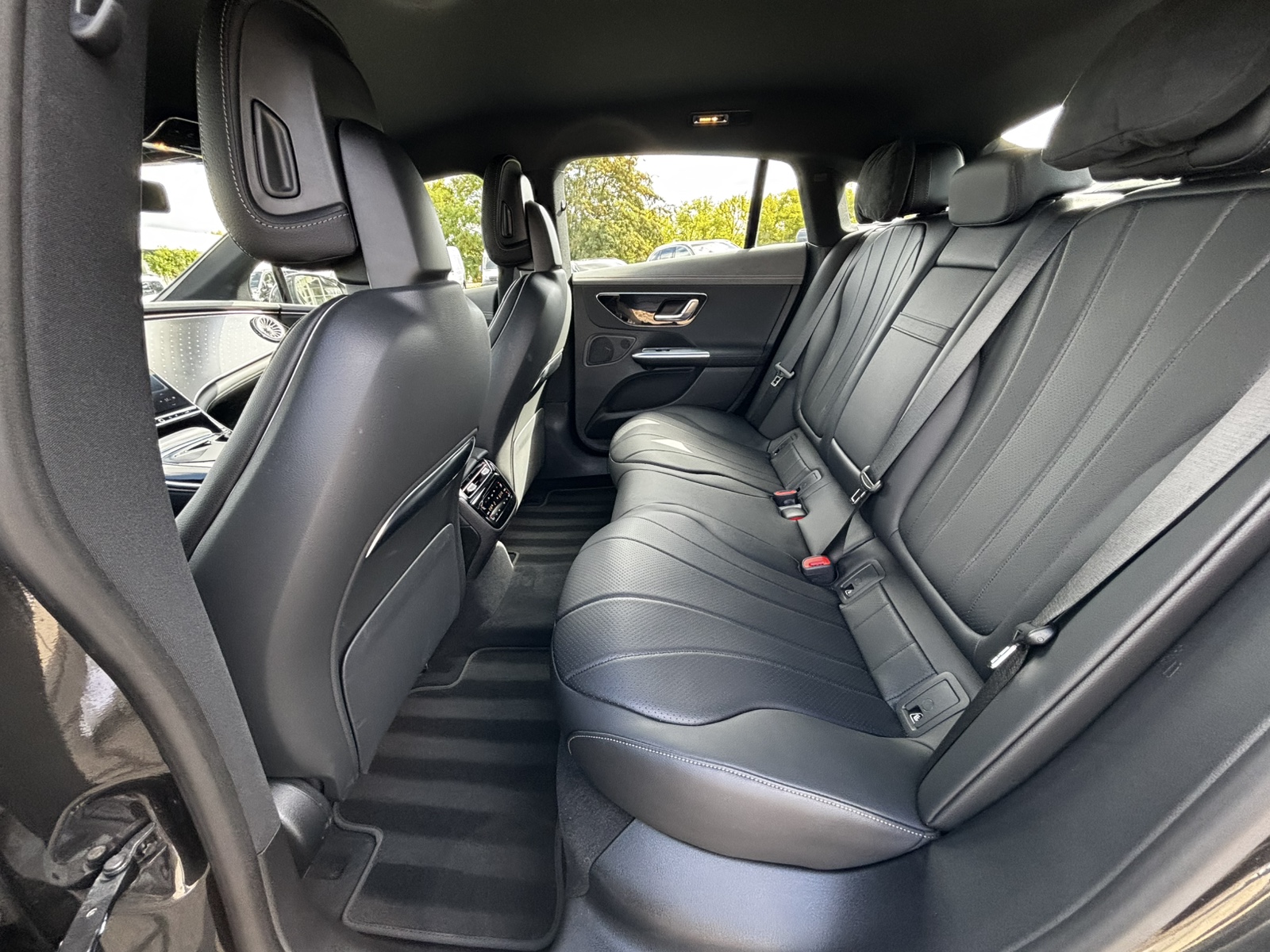 Mercedes-Benz EQE 300 