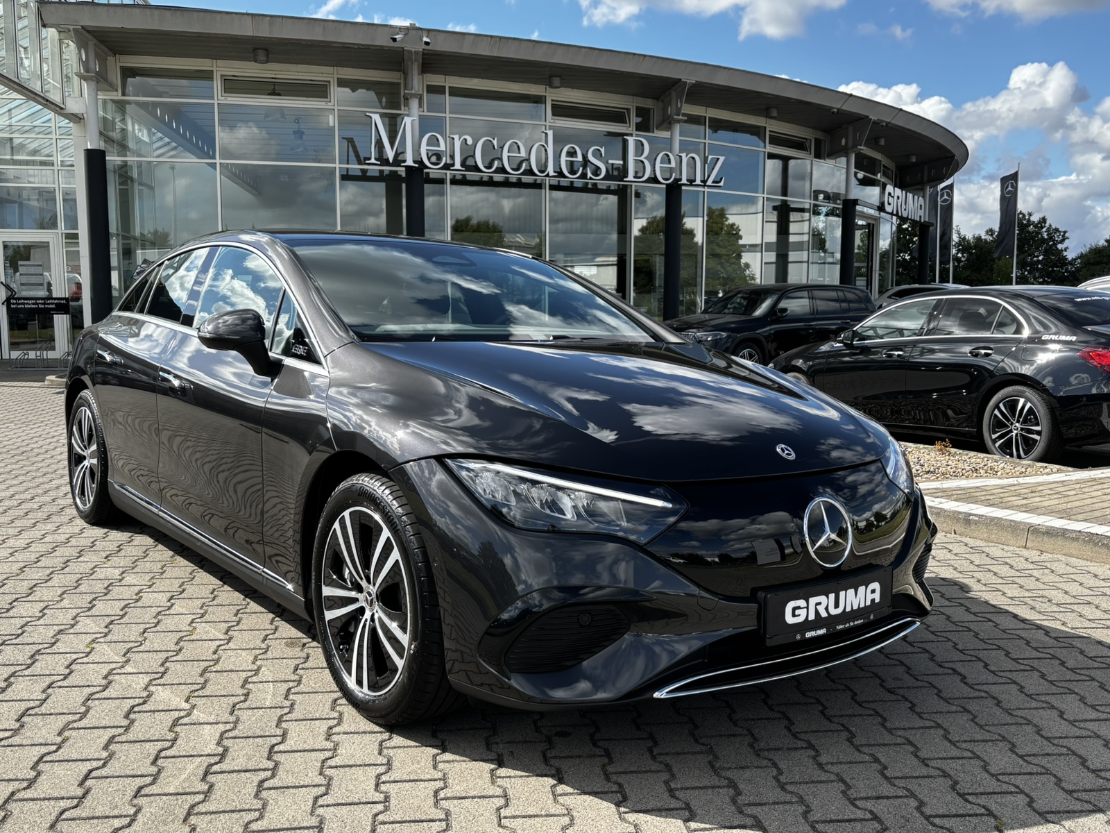 Mercedes-Benz EQE 300 