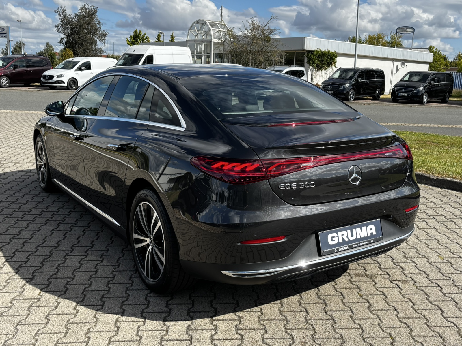 Mercedes-Benz EQE 300 