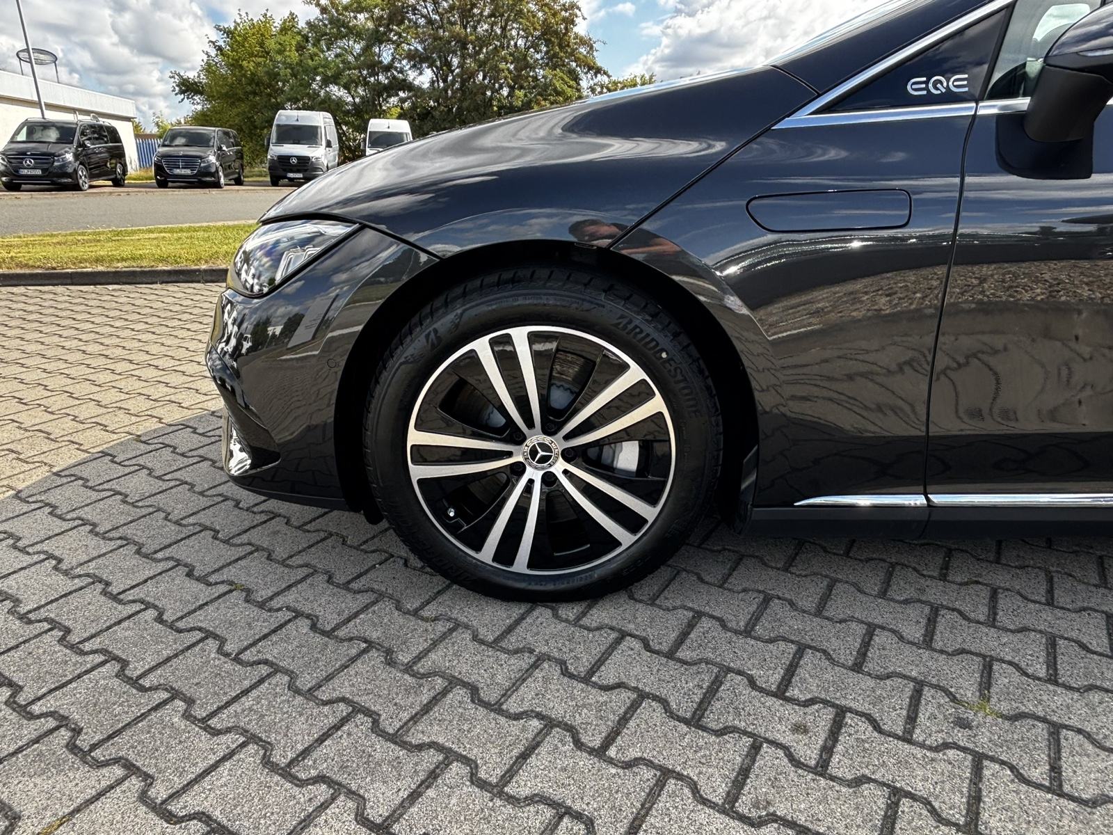 Mercedes-Benz EQE 300 