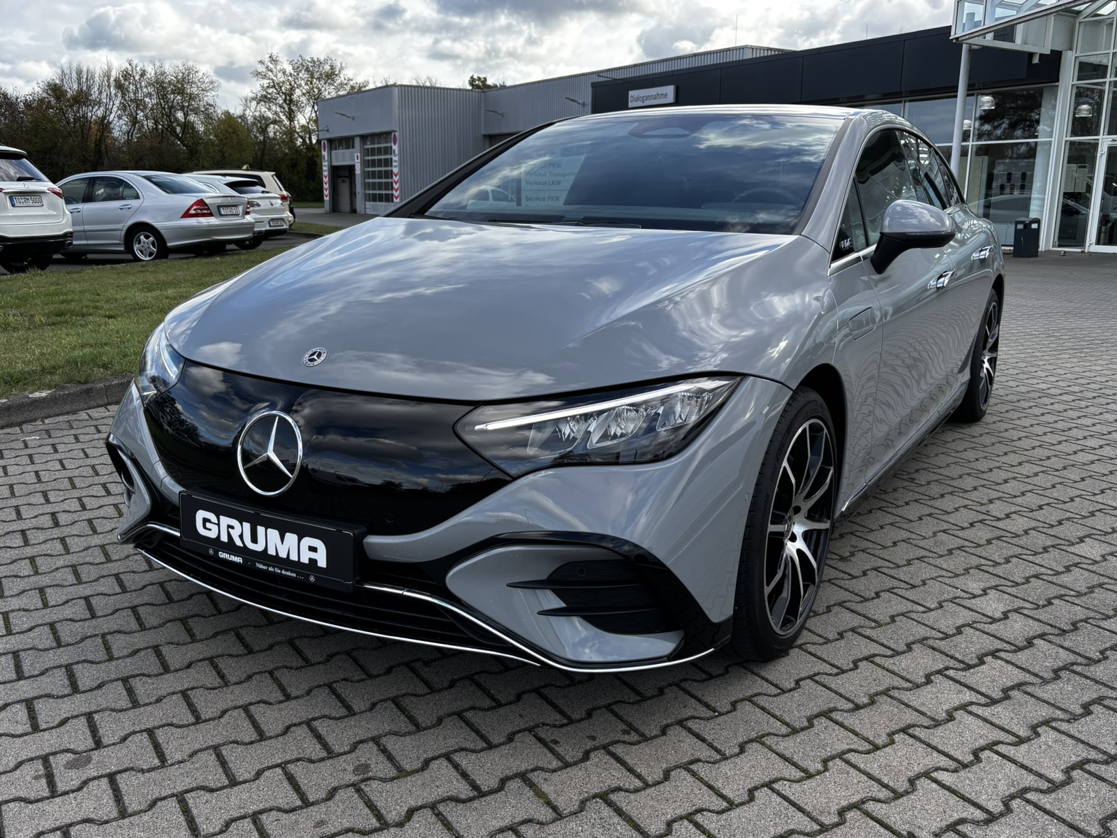 Mercedes-Benz EQE 300 