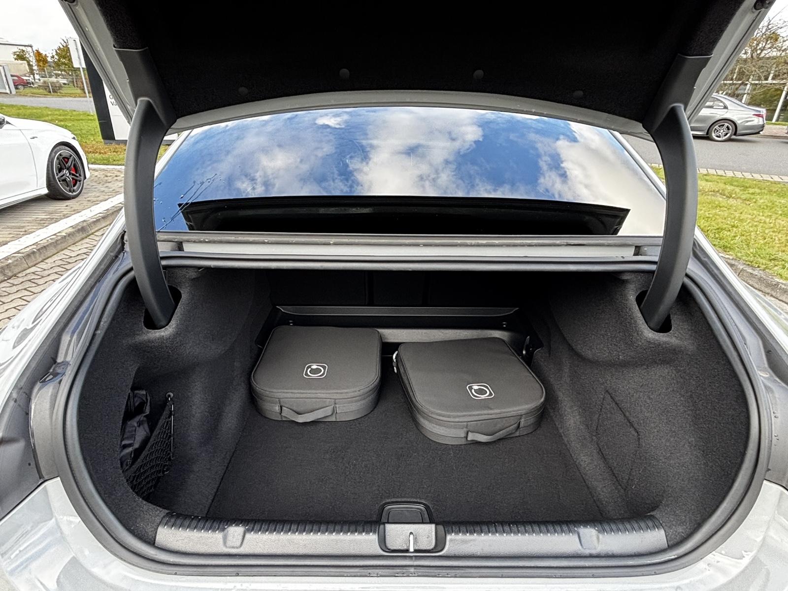 Mercedes-Benz EQE 300 