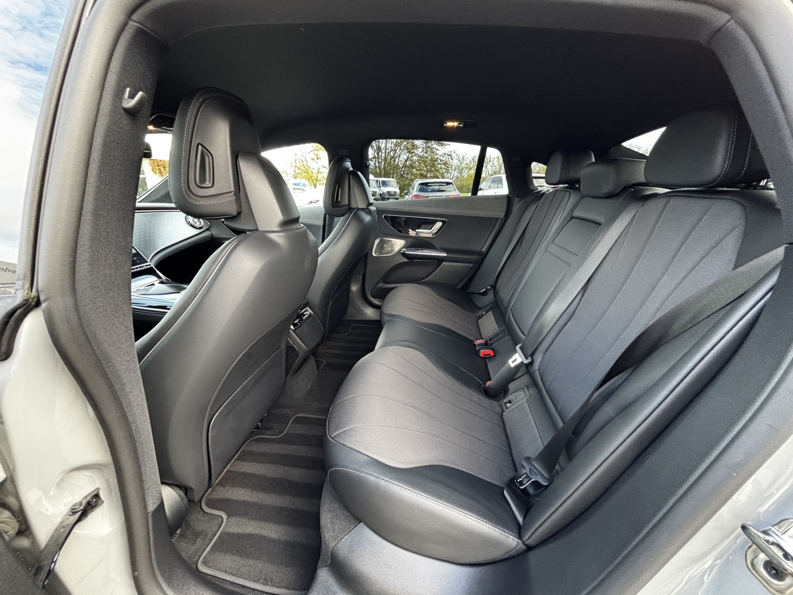 Mercedes-Benz EQE 300 