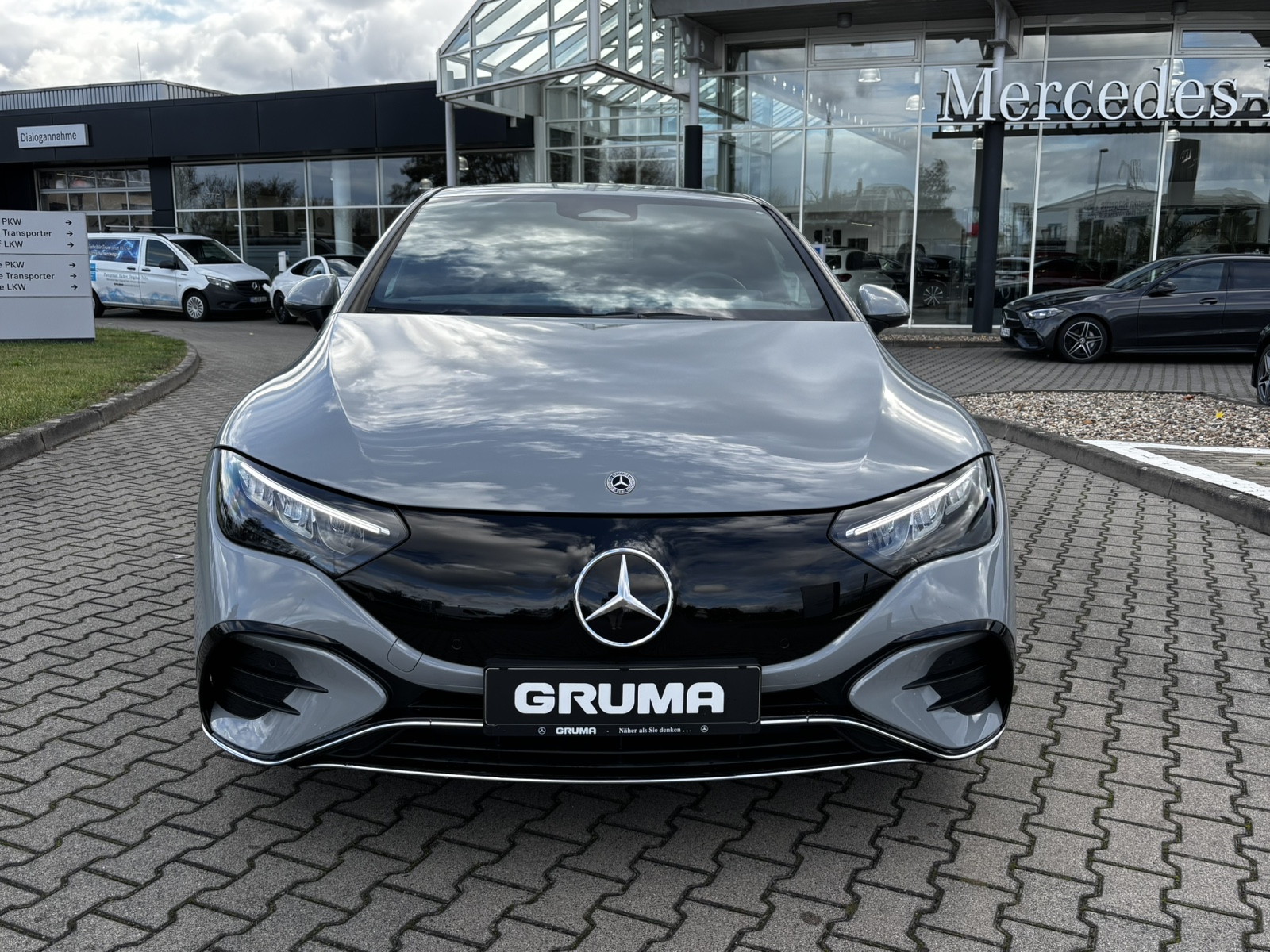 Mercedes-Benz EQE 300 