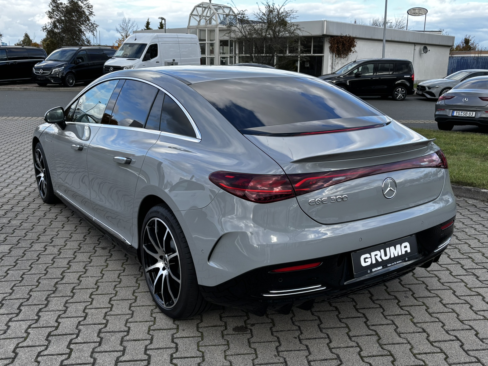 Mercedes-Benz EQE 300 