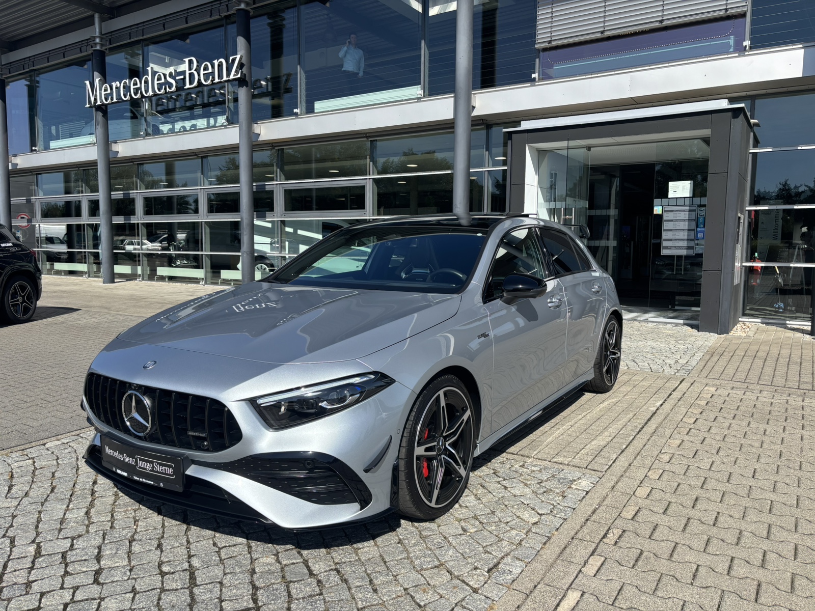 Mercedes-Benz A 35 AMG Mercedes-AMG A 35 4M