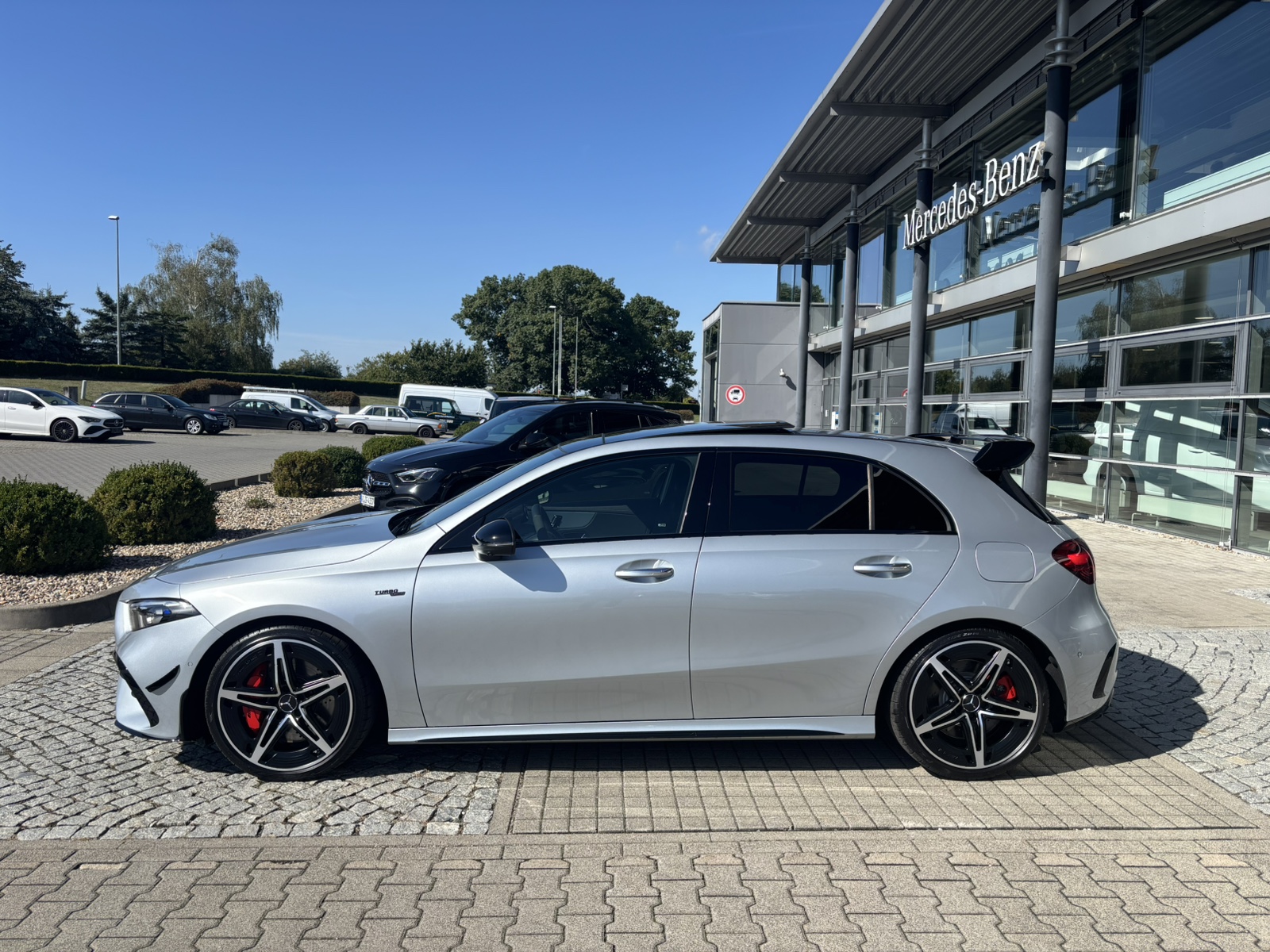 Mercedes-Benz A 35 AMG Mercedes-AMG A 35 4M