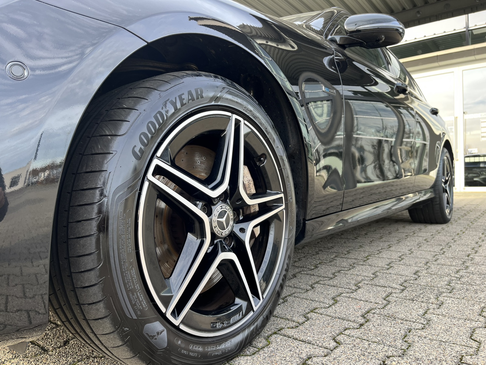 Mercedes-Benz E 300 de 4M T