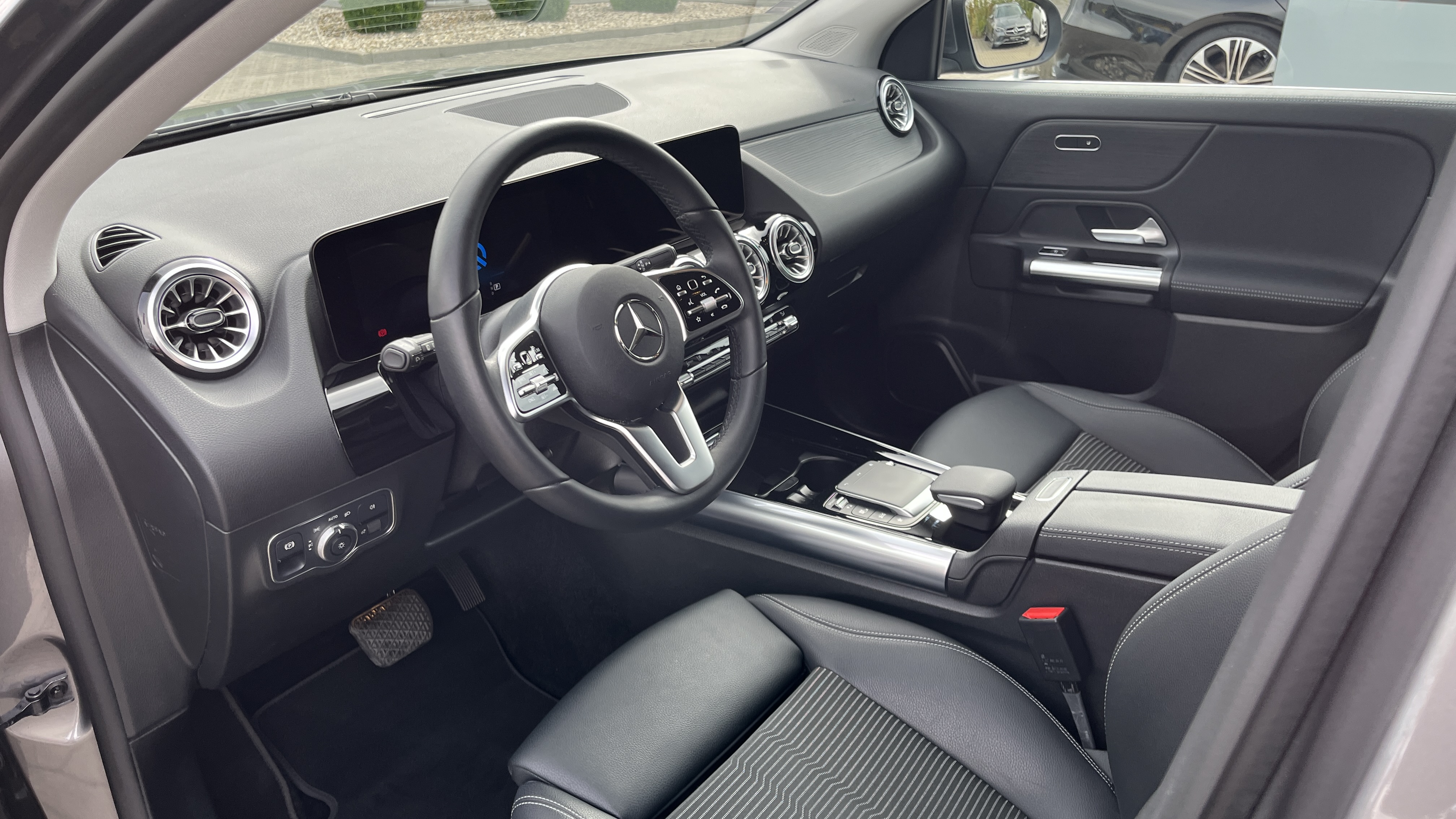 Mercedes-Benz EQA 300 4MATIC