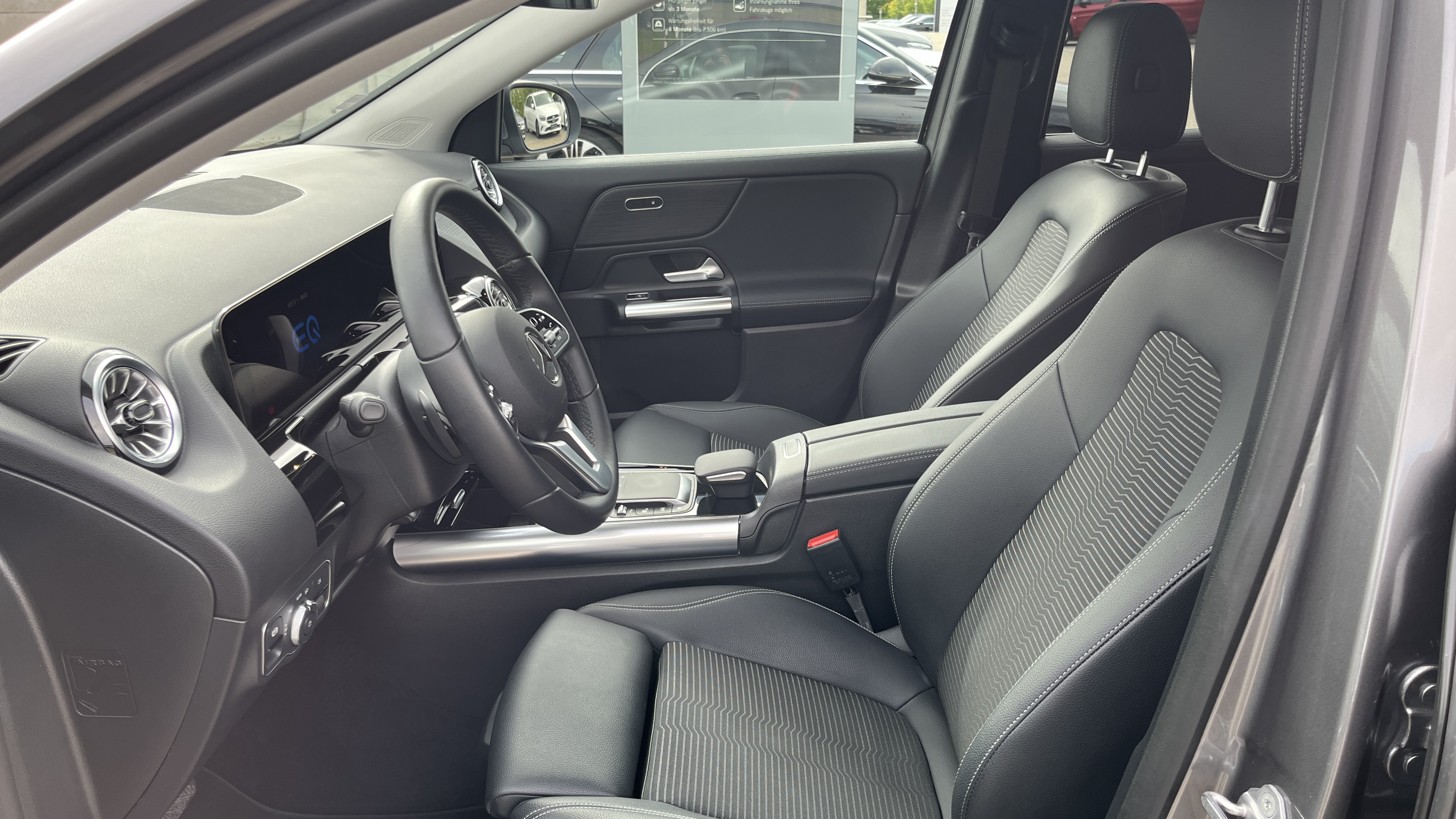 Mercedes-Benz EQA 300 4MATIC