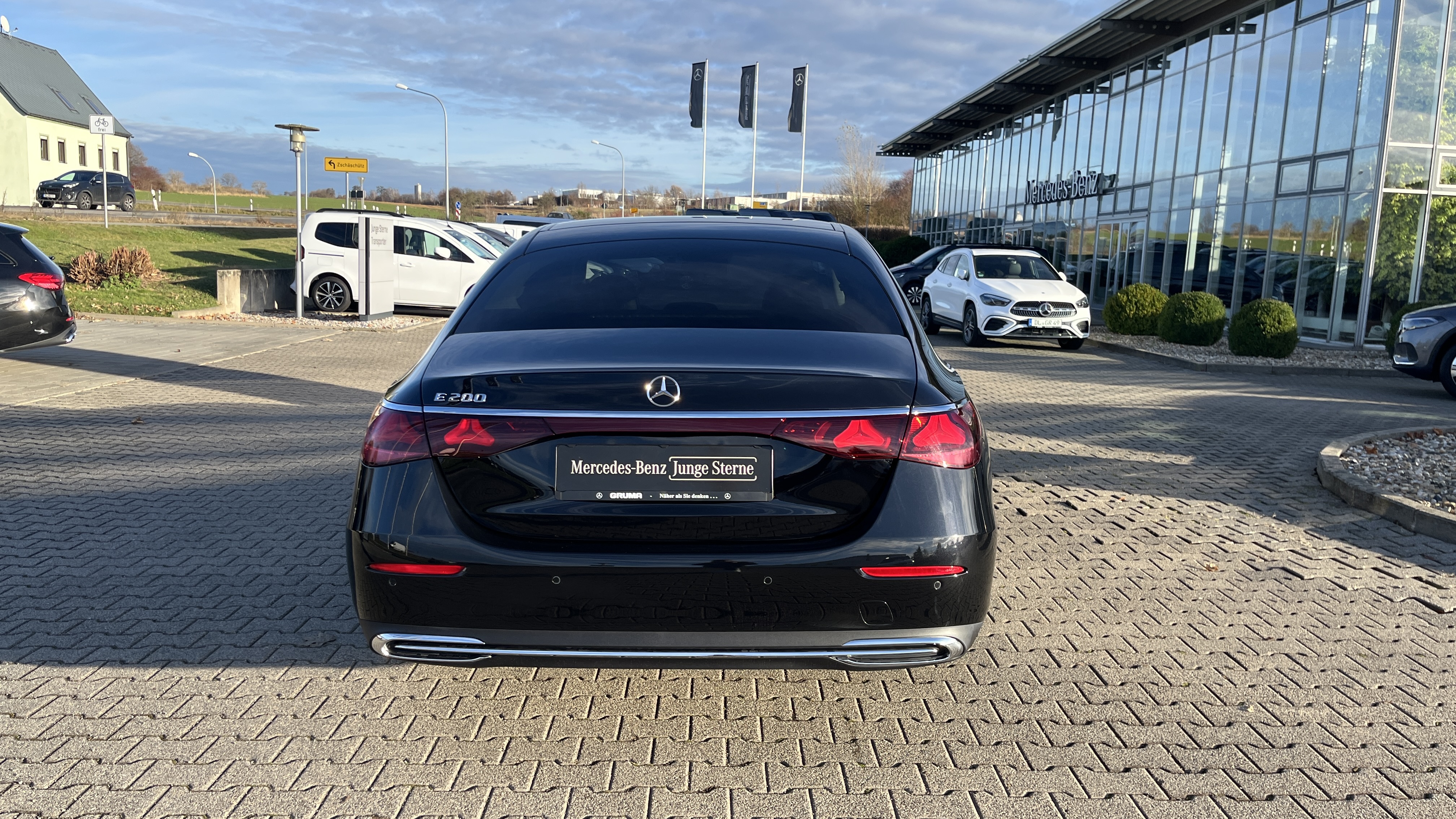 Mercedes-Benz E 200 Limousine