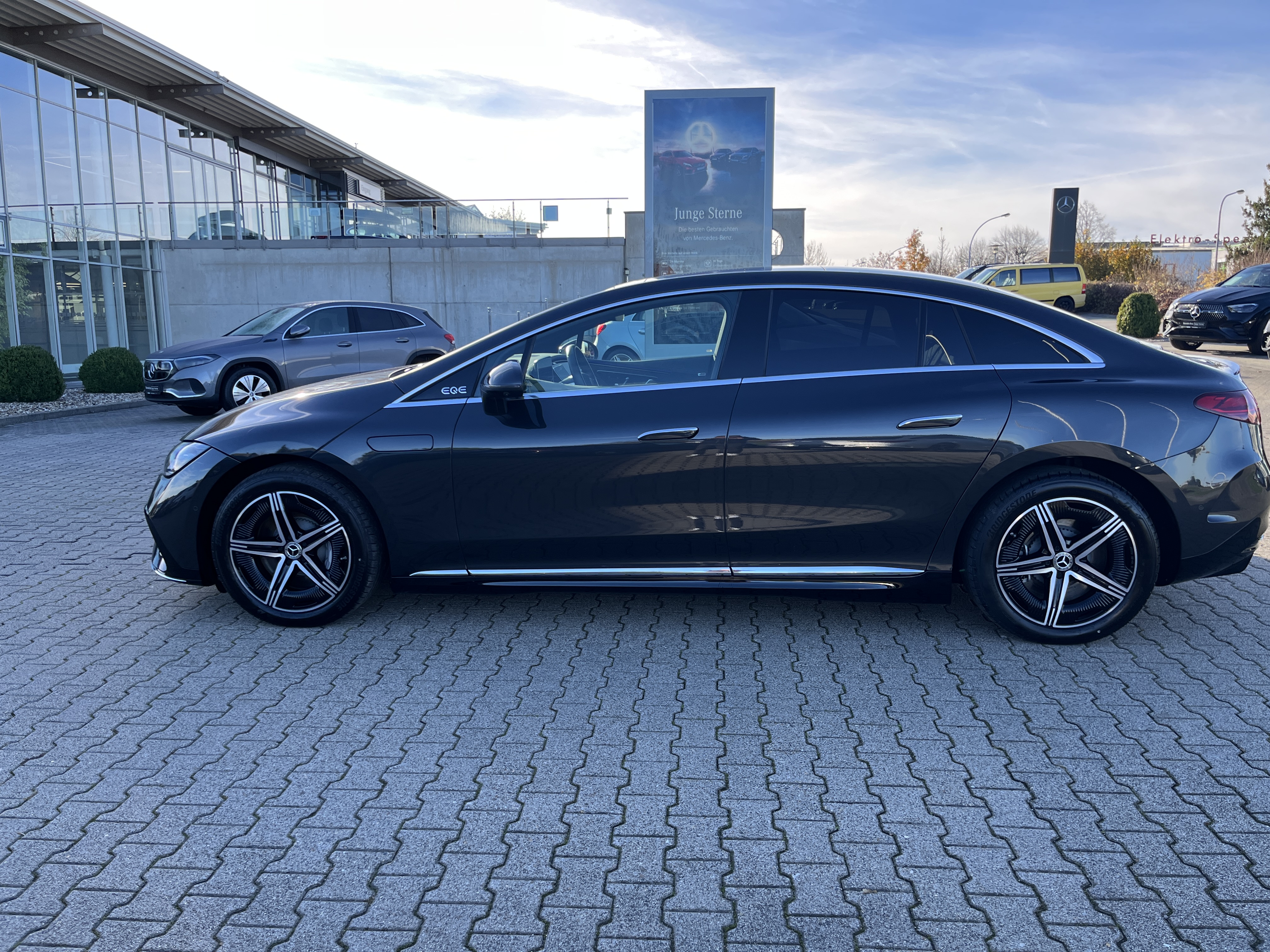 Mercedes-Benz EQE 350 +