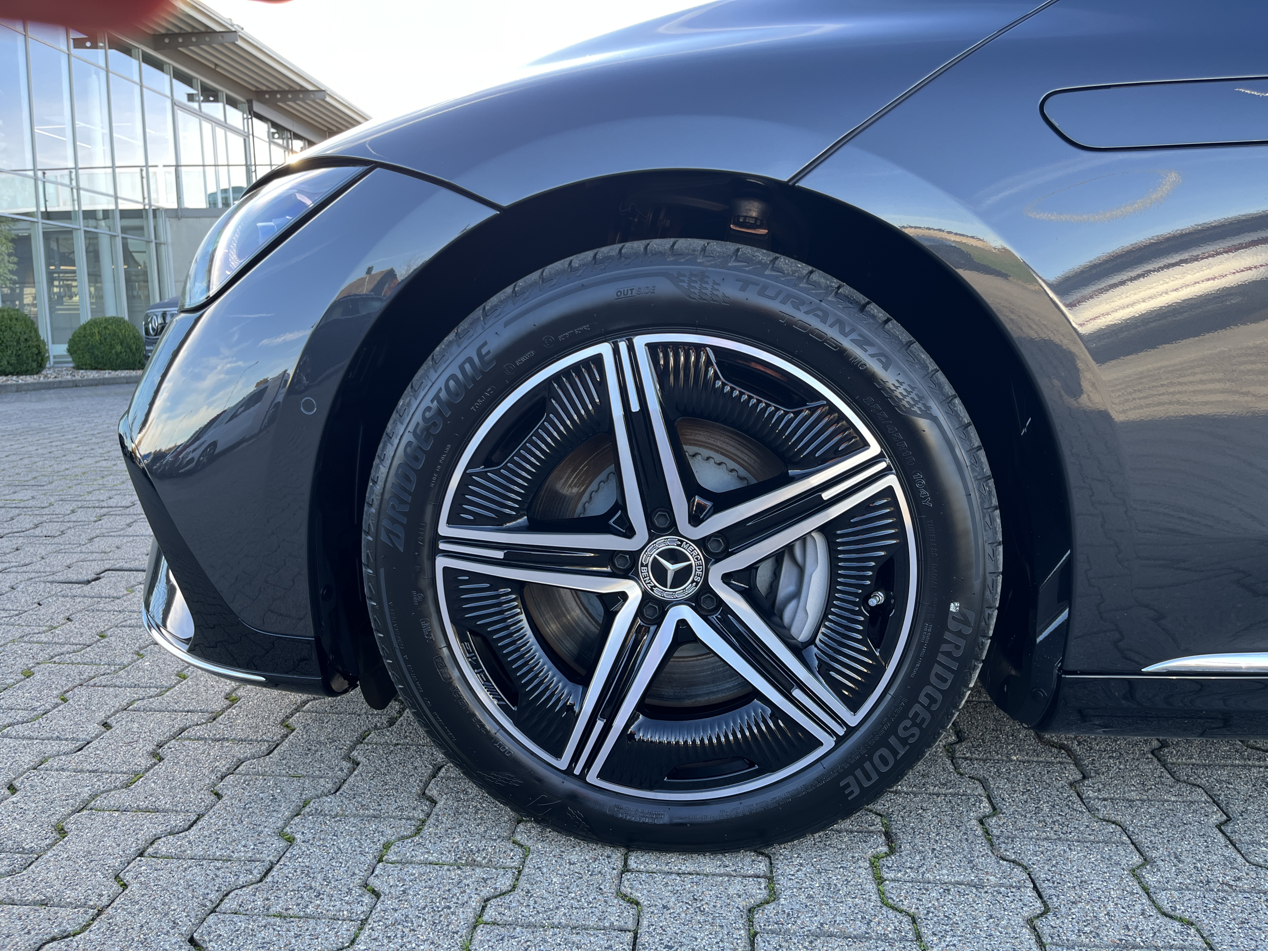 Mercedes-Benz EQE 350 +