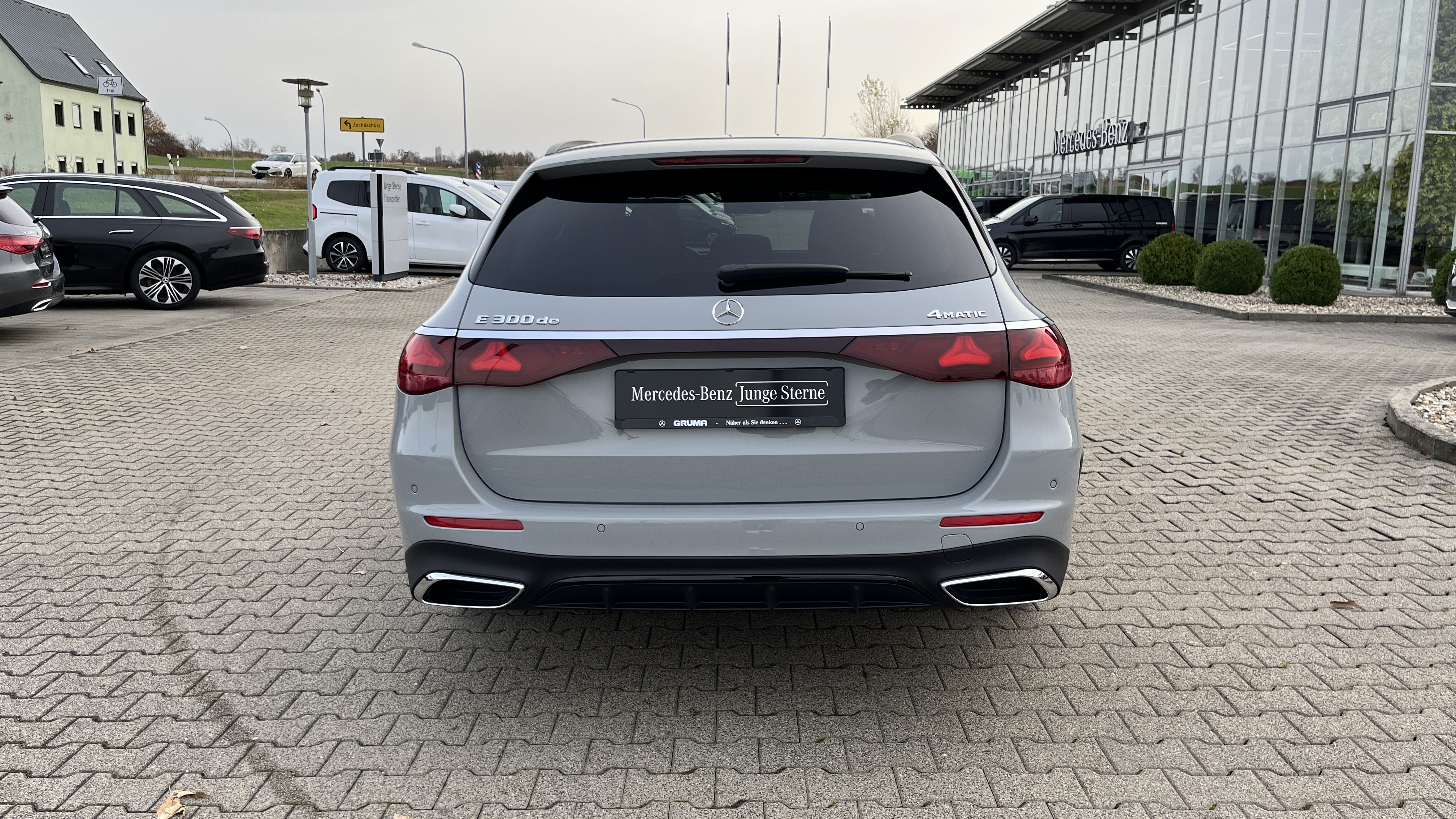 Mercedes-Benz E 300 de 4M T