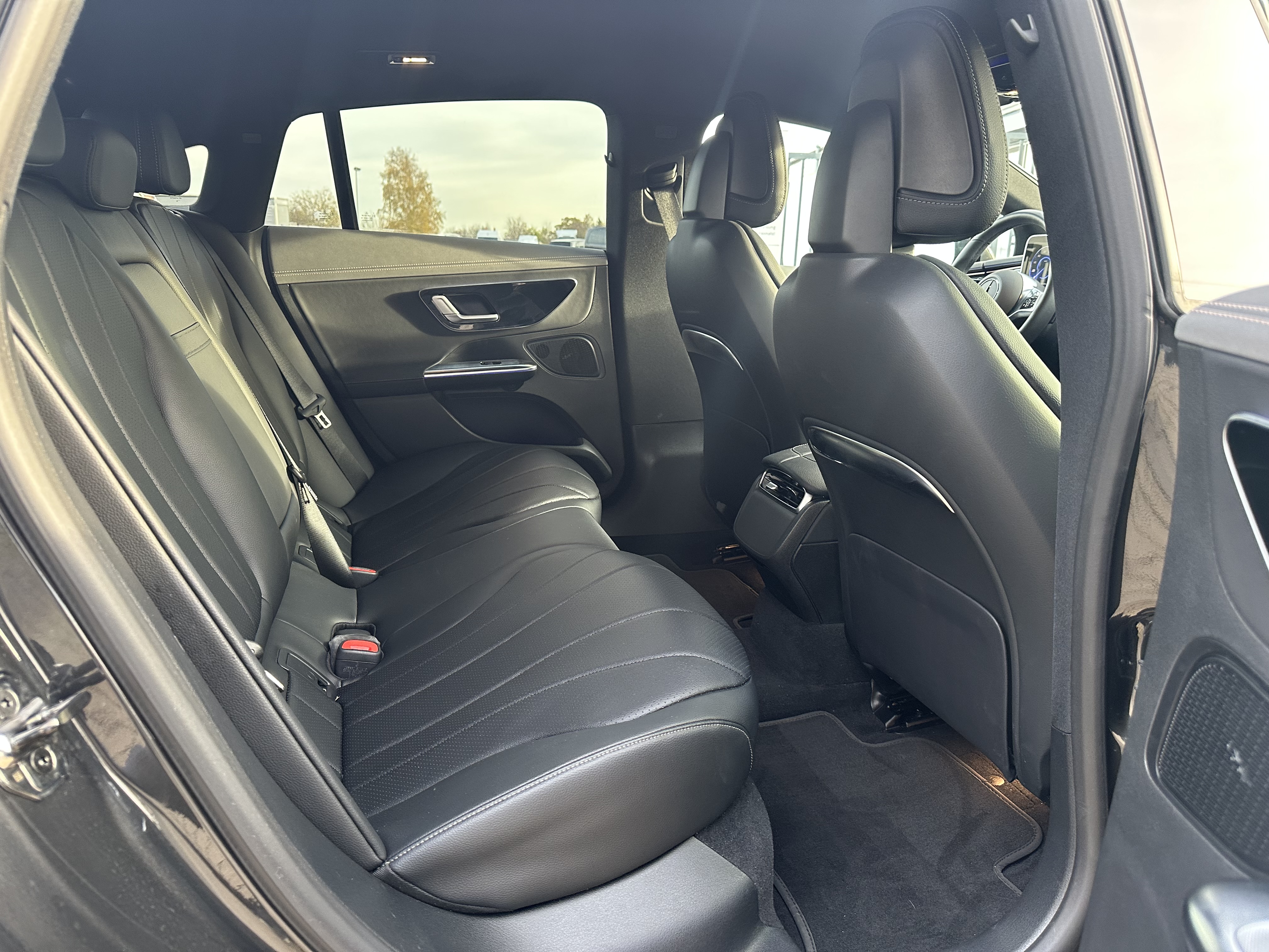 Mercedes-Benz EQE 300 