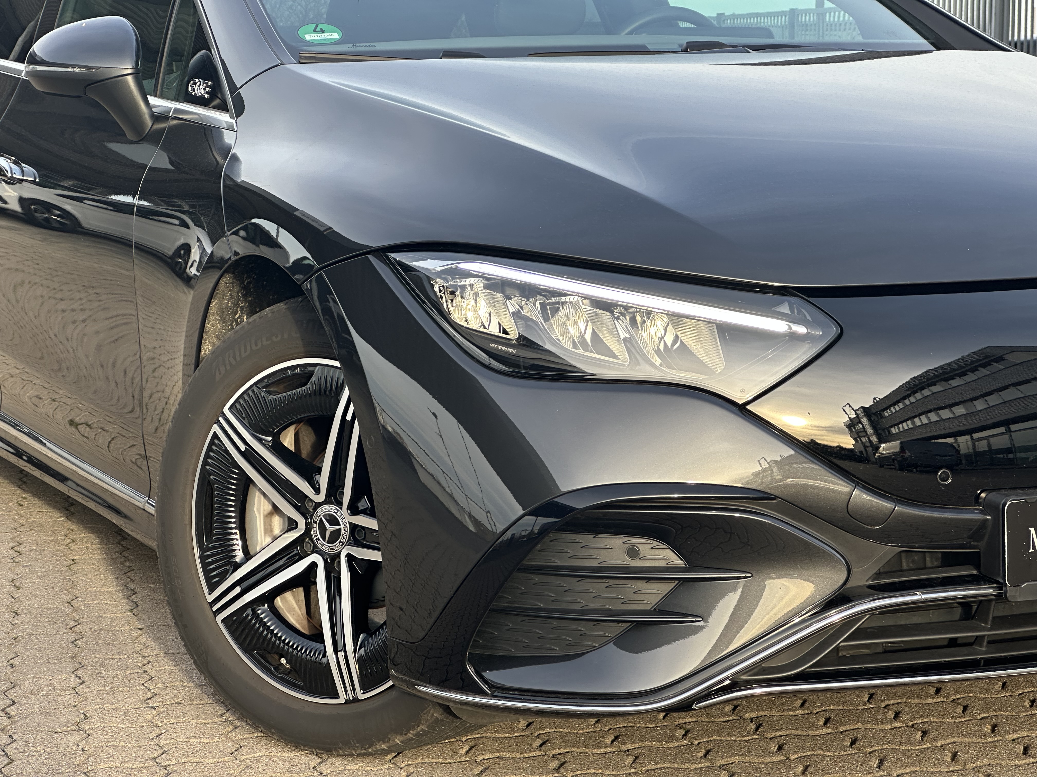 Mercedes-Benz EQE 300 