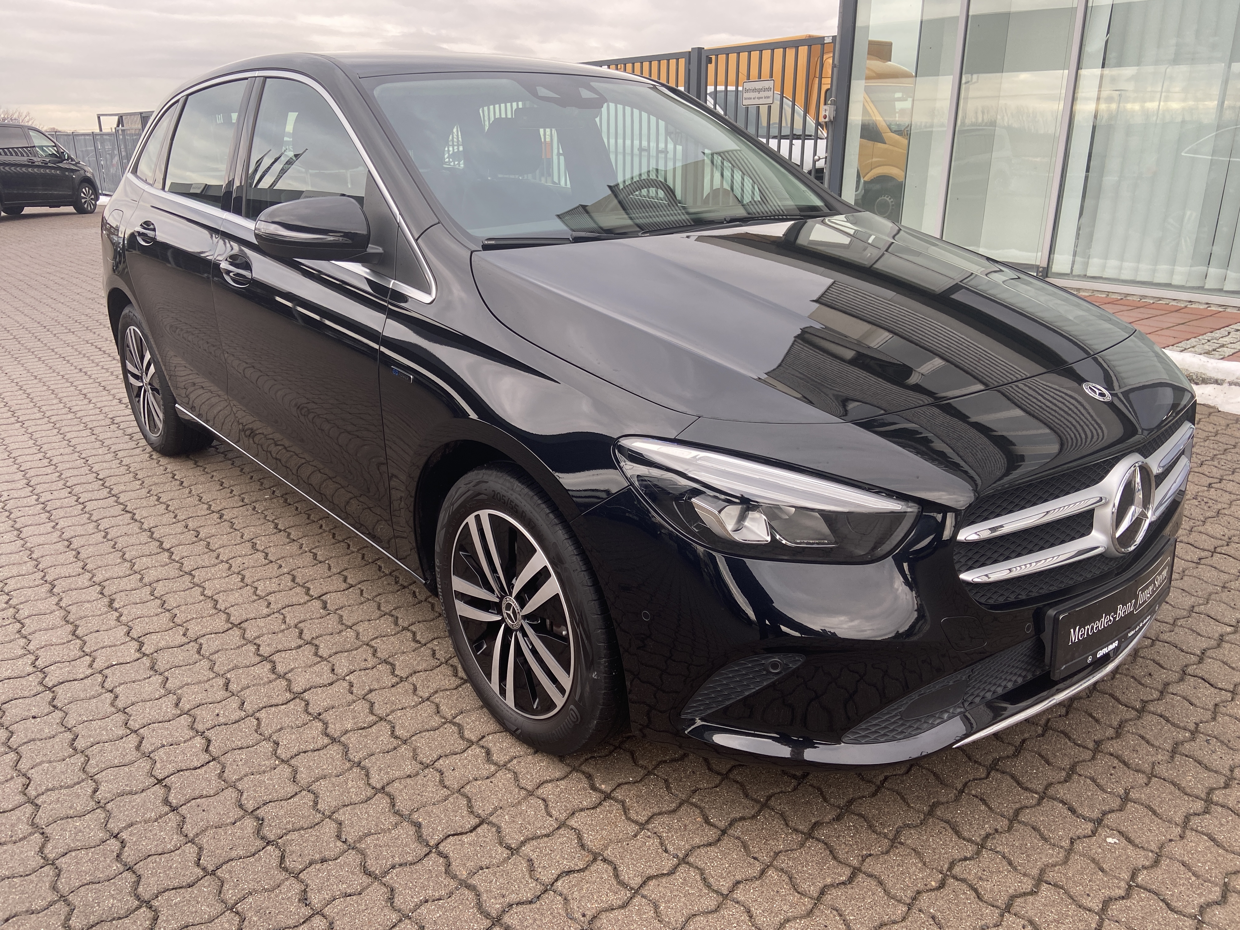 Mercedes-Benz B 250 e