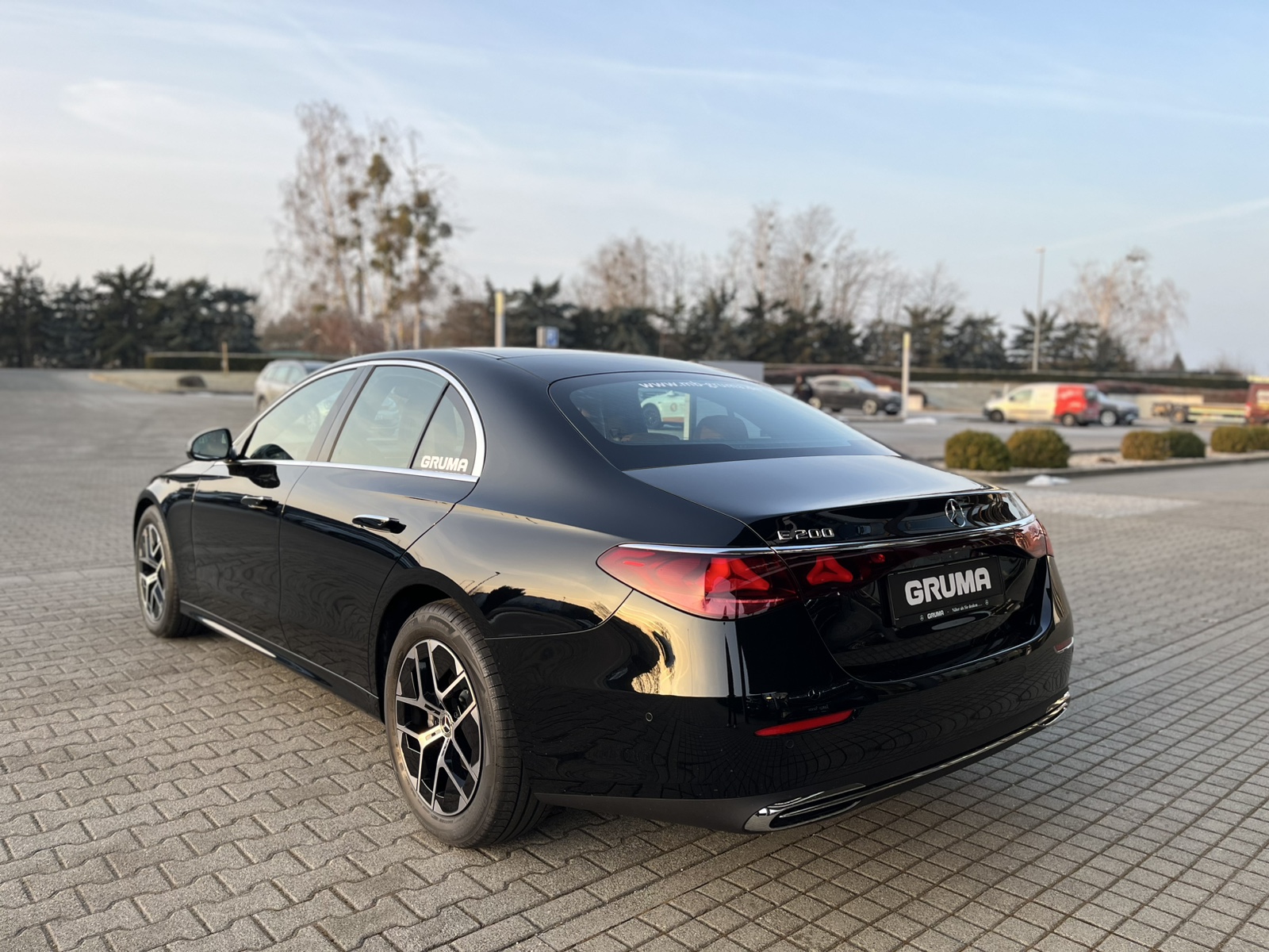 Mercedes-Benz E 200 Limousine