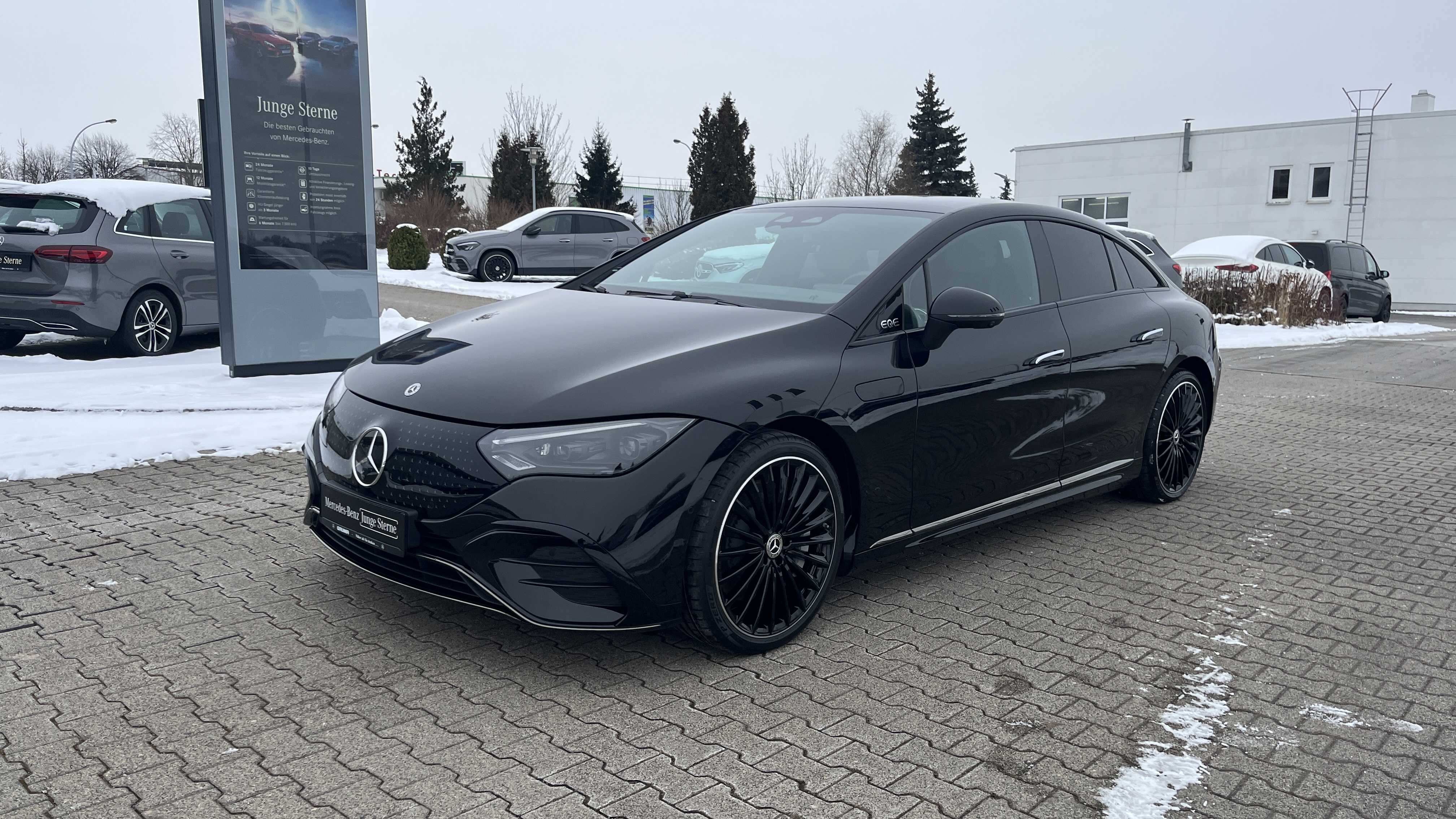 Mercedes-Benz EQE 300 