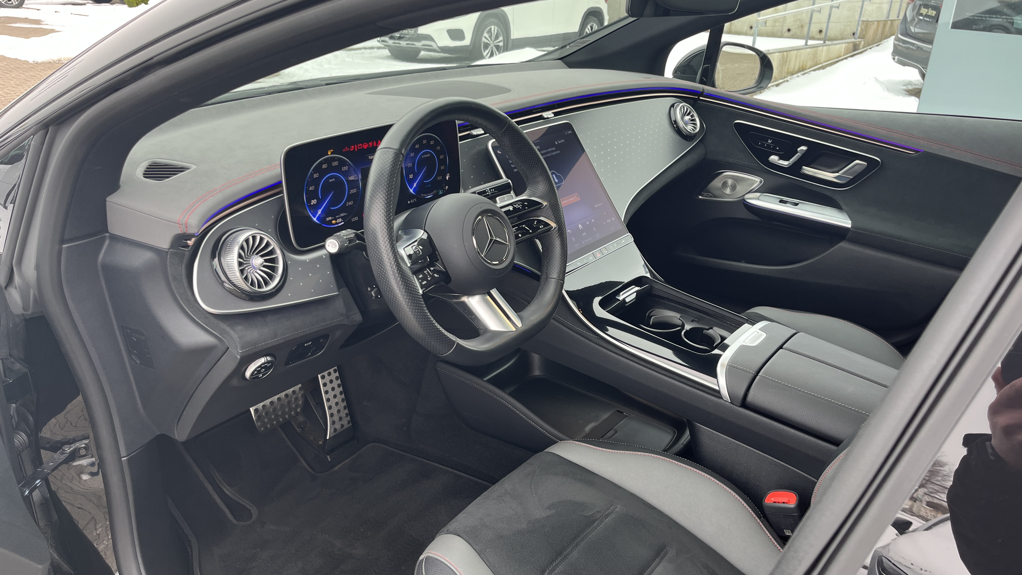 Mercedes-Benz EQE 300 