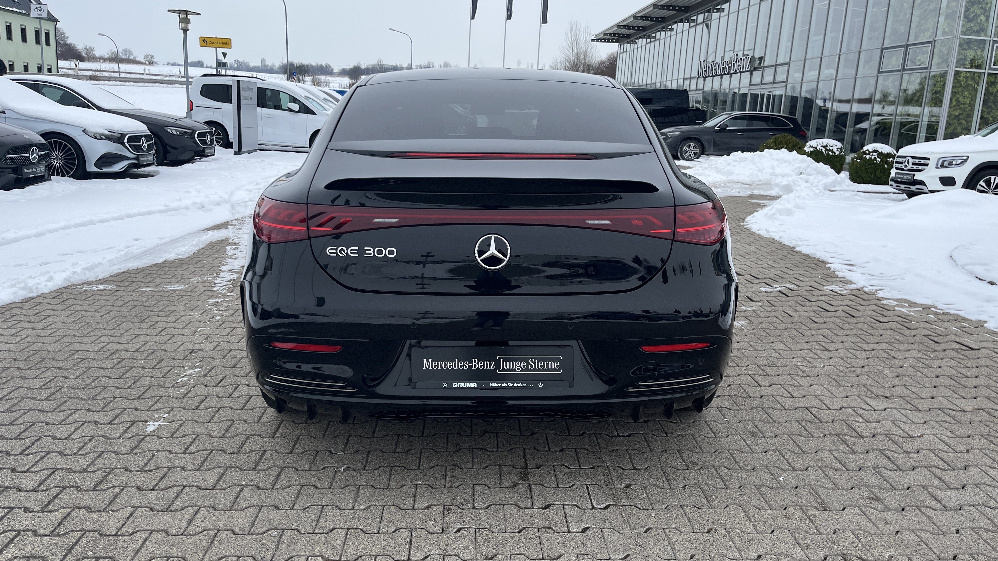 Mercedes-Benz EQE 300 