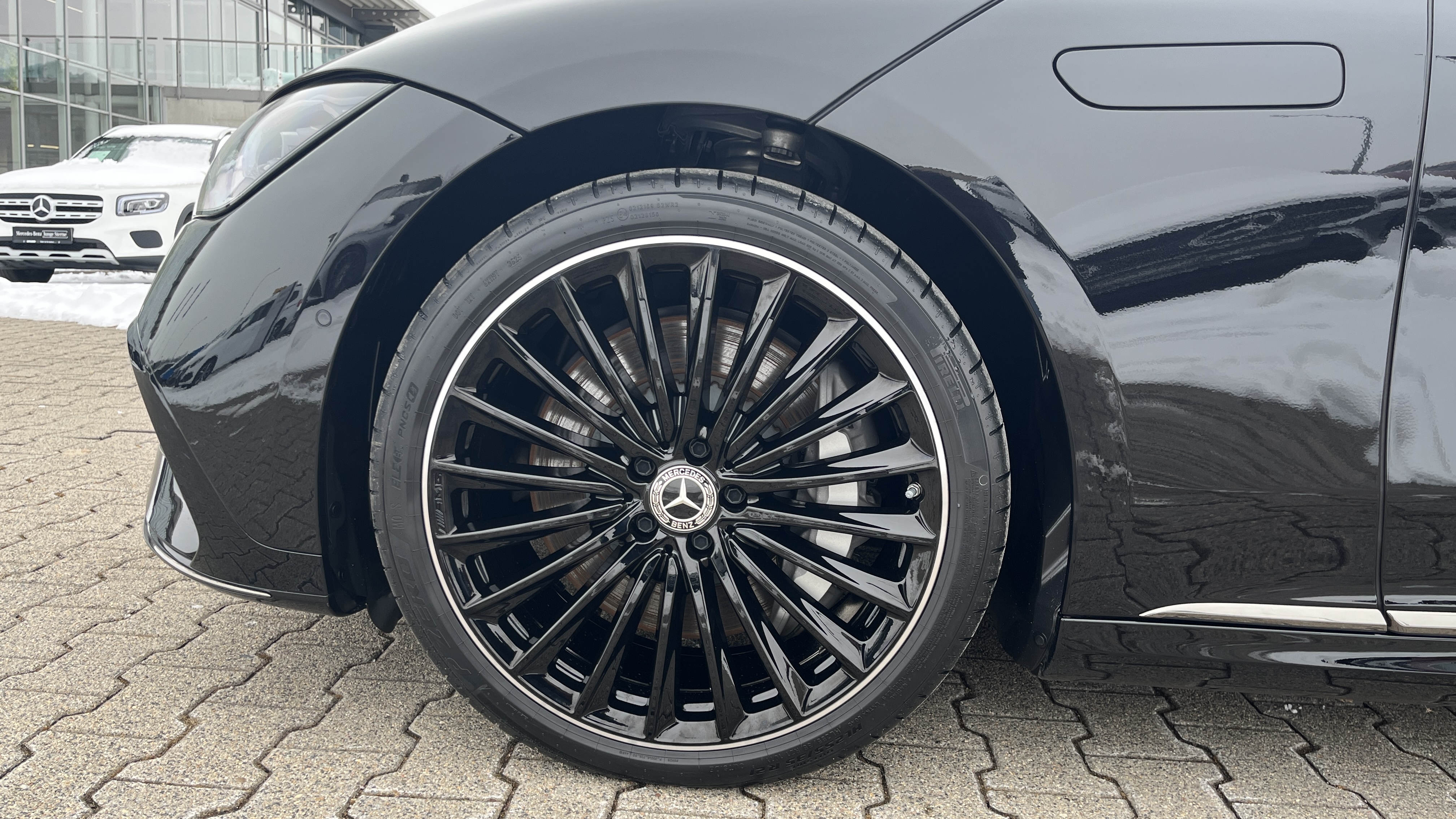 Mercedes-Benz EQE 300 