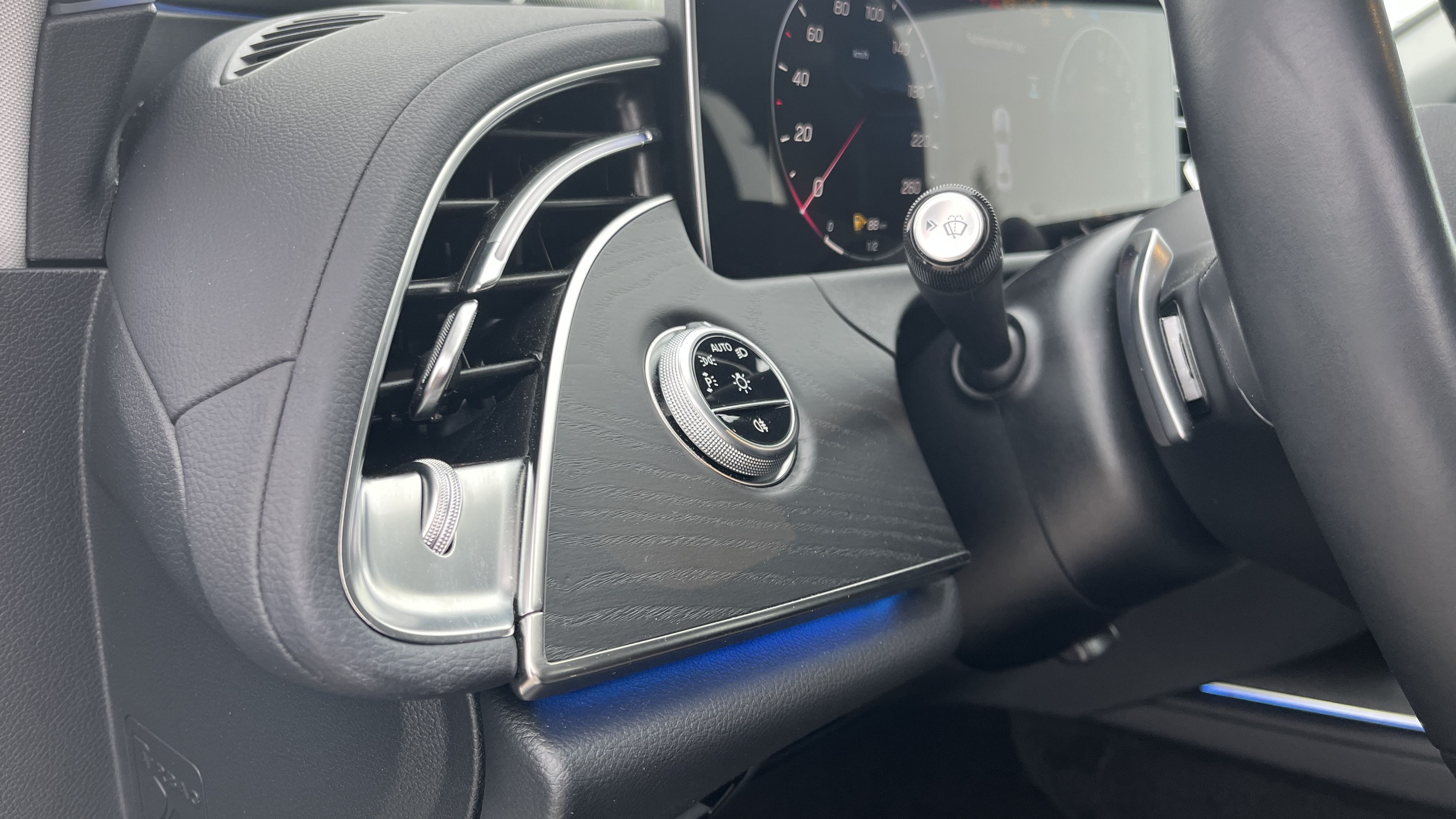 Mercedes-Benz E 300 e Limousine