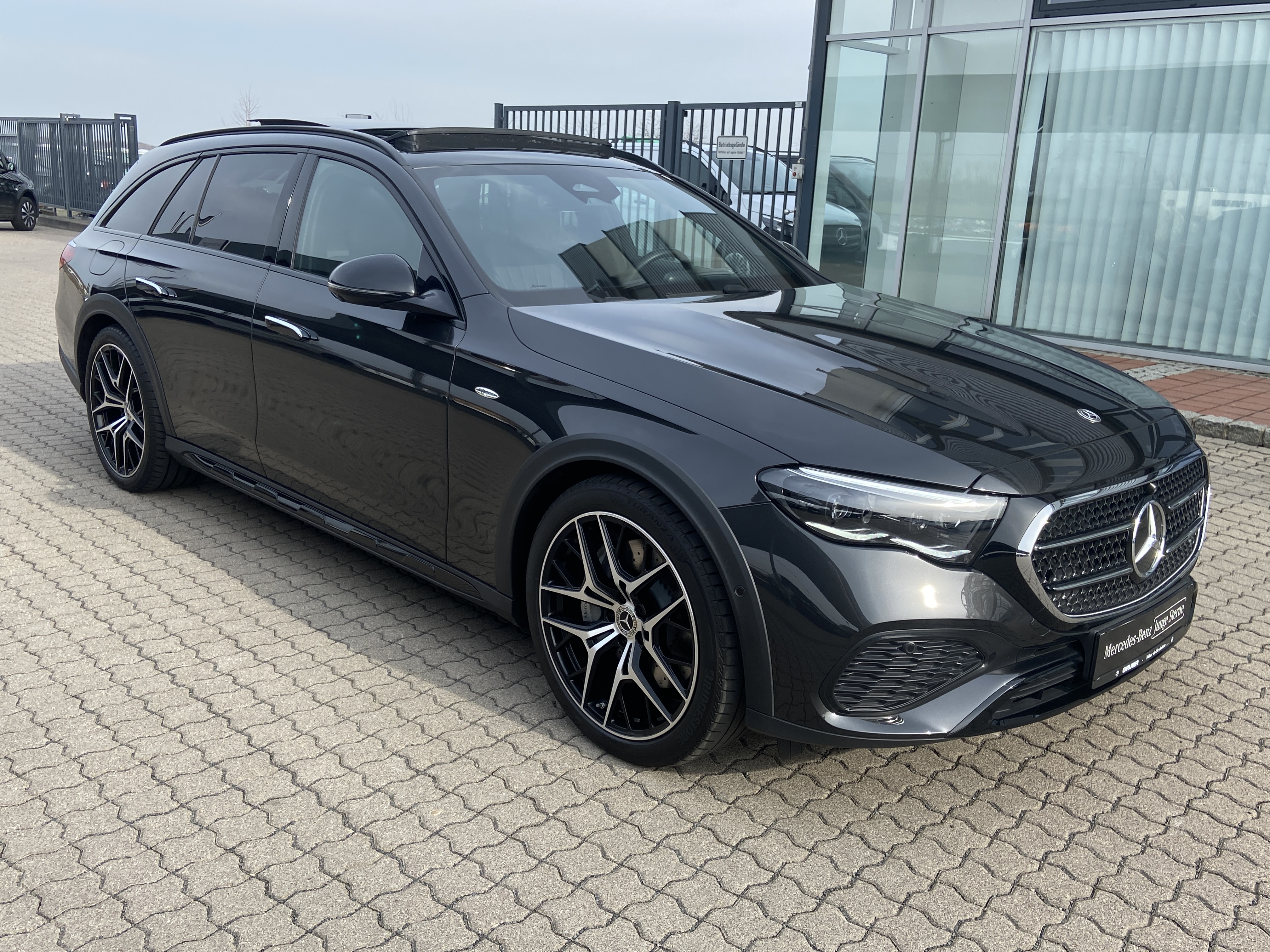 Mercedes-Benz E 300 de 4M All-Terrain