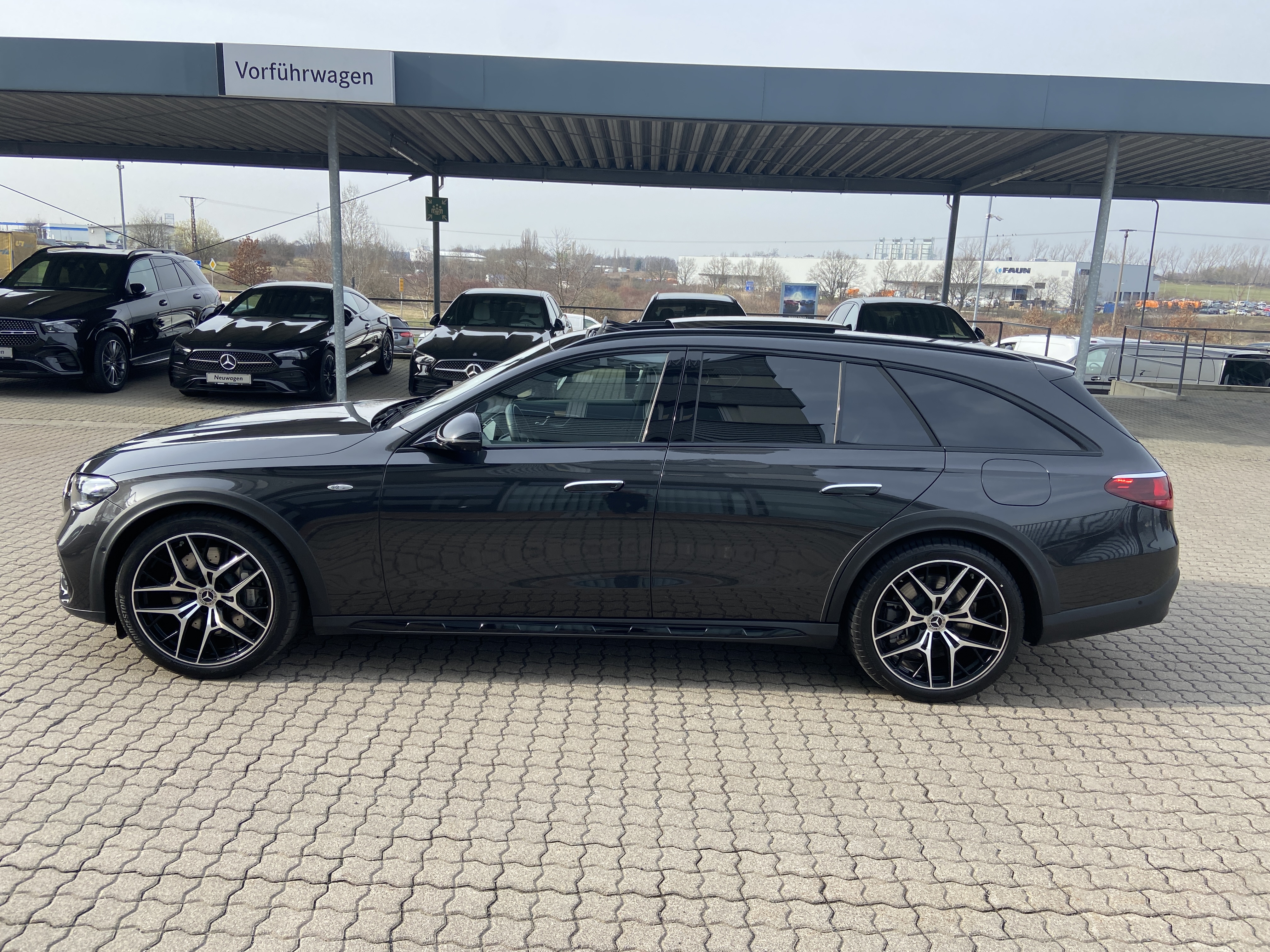 Mercedes-Benz E 300 de 4M All-Terrain