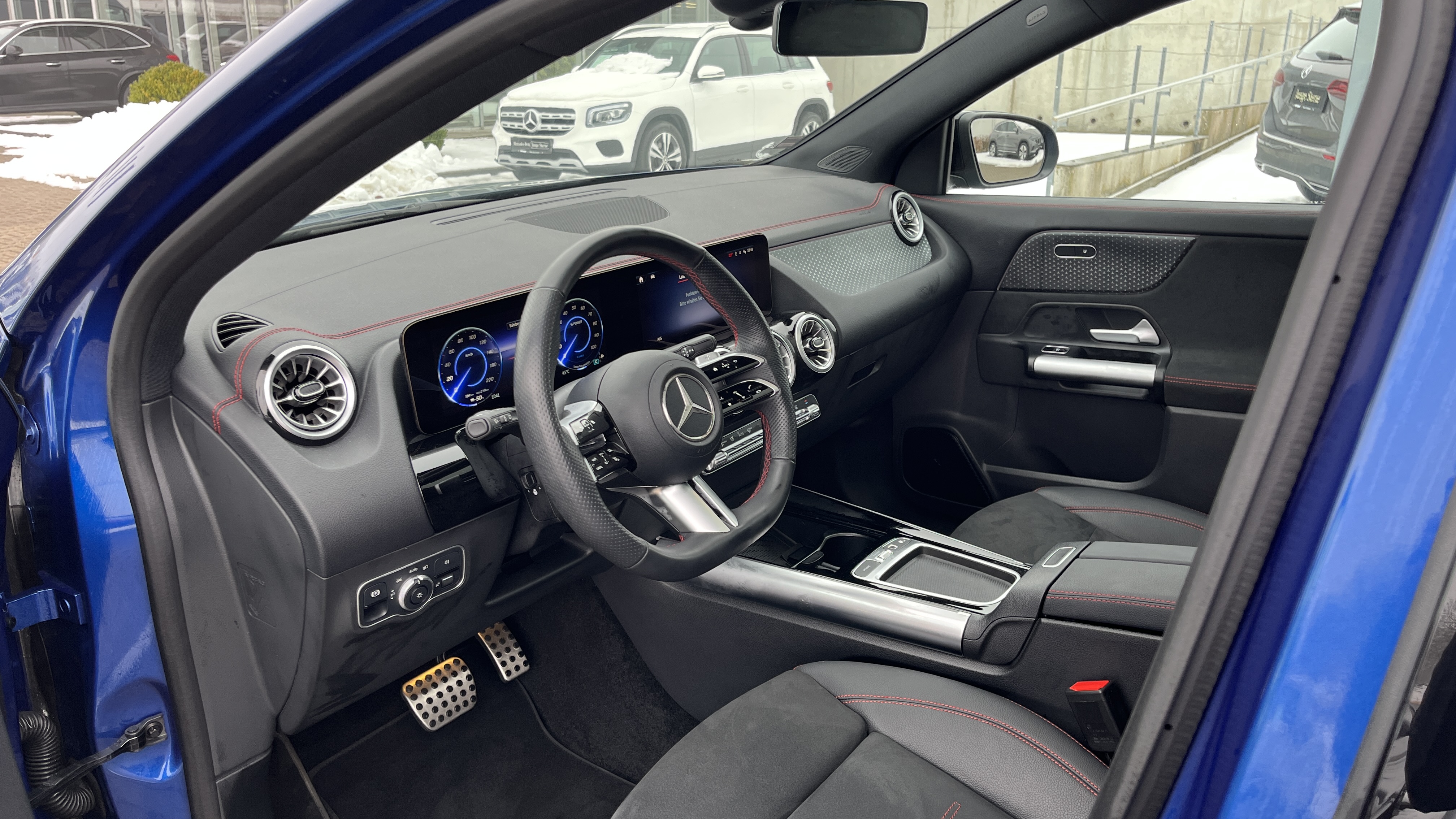 Mercedes-Benz EQA 300 4M